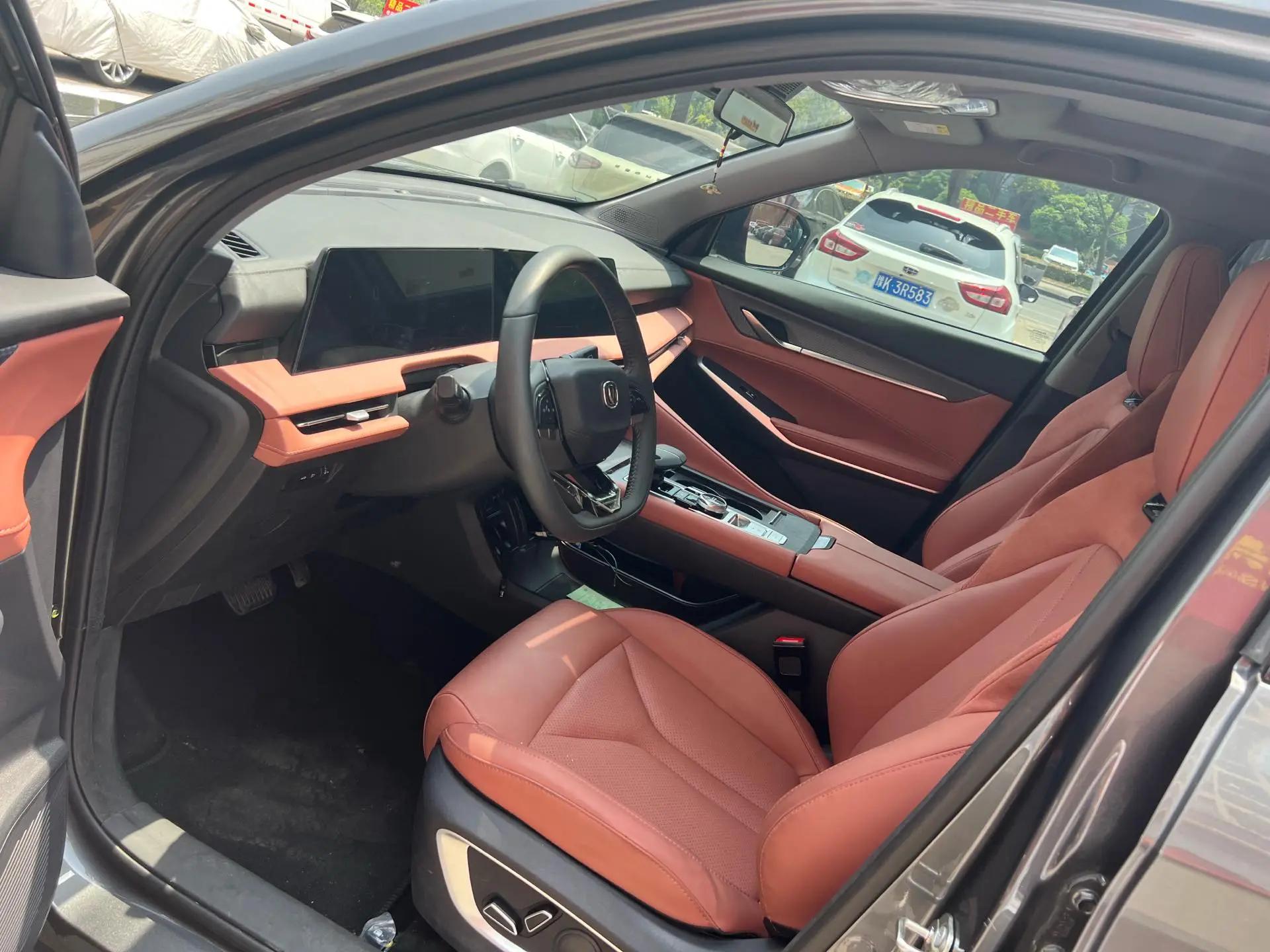 ChangAn 2023 CS75 PLUS 1.5T Prestige Automatic 2