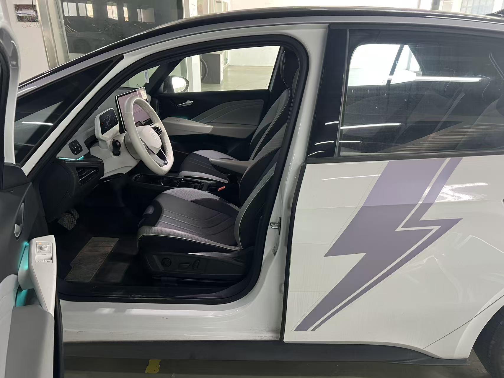 Volkswagen 2025 ID. 3 Smart Model, Ultra-Intelligent Version, Automatic Transmission 2