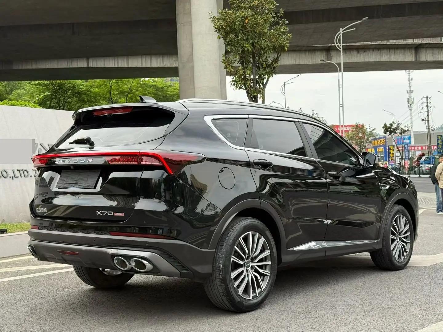 Jetour X70 PLUS 2023 1.5T DCT Brave PLUS 5 4
