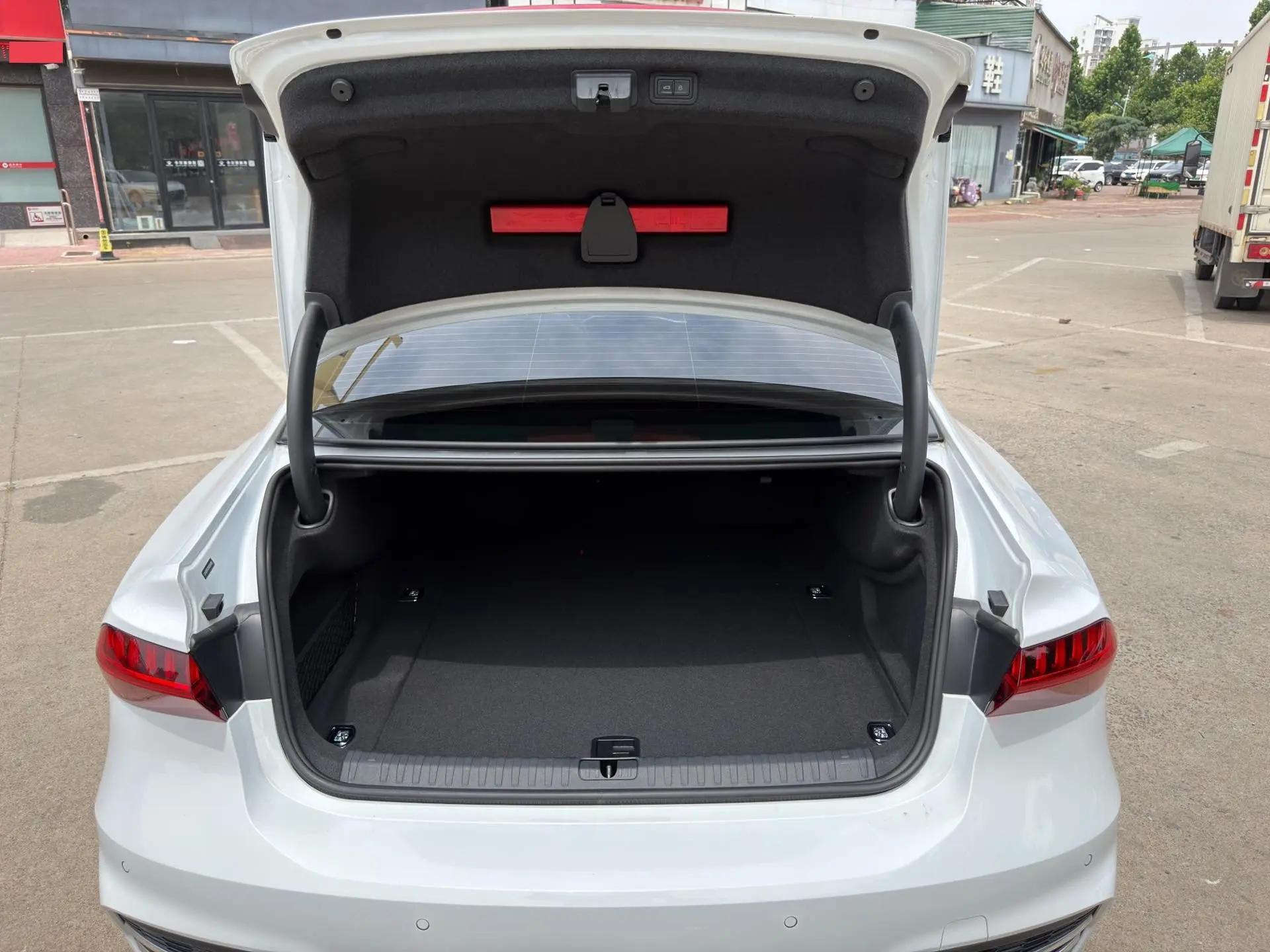 Audi 2024 A7L 2.0TFSI 45TFSI Quattro Luxury Automatic 15