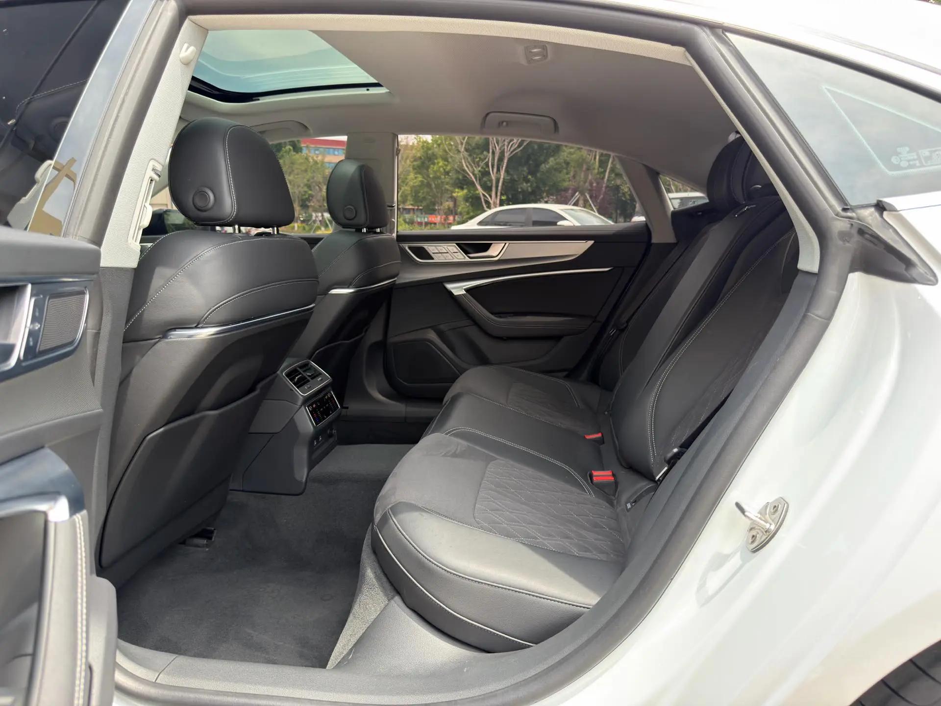 Audi 2024 A7L 2.0TFSI 45TFSI Quattro Luxury Automatic 5