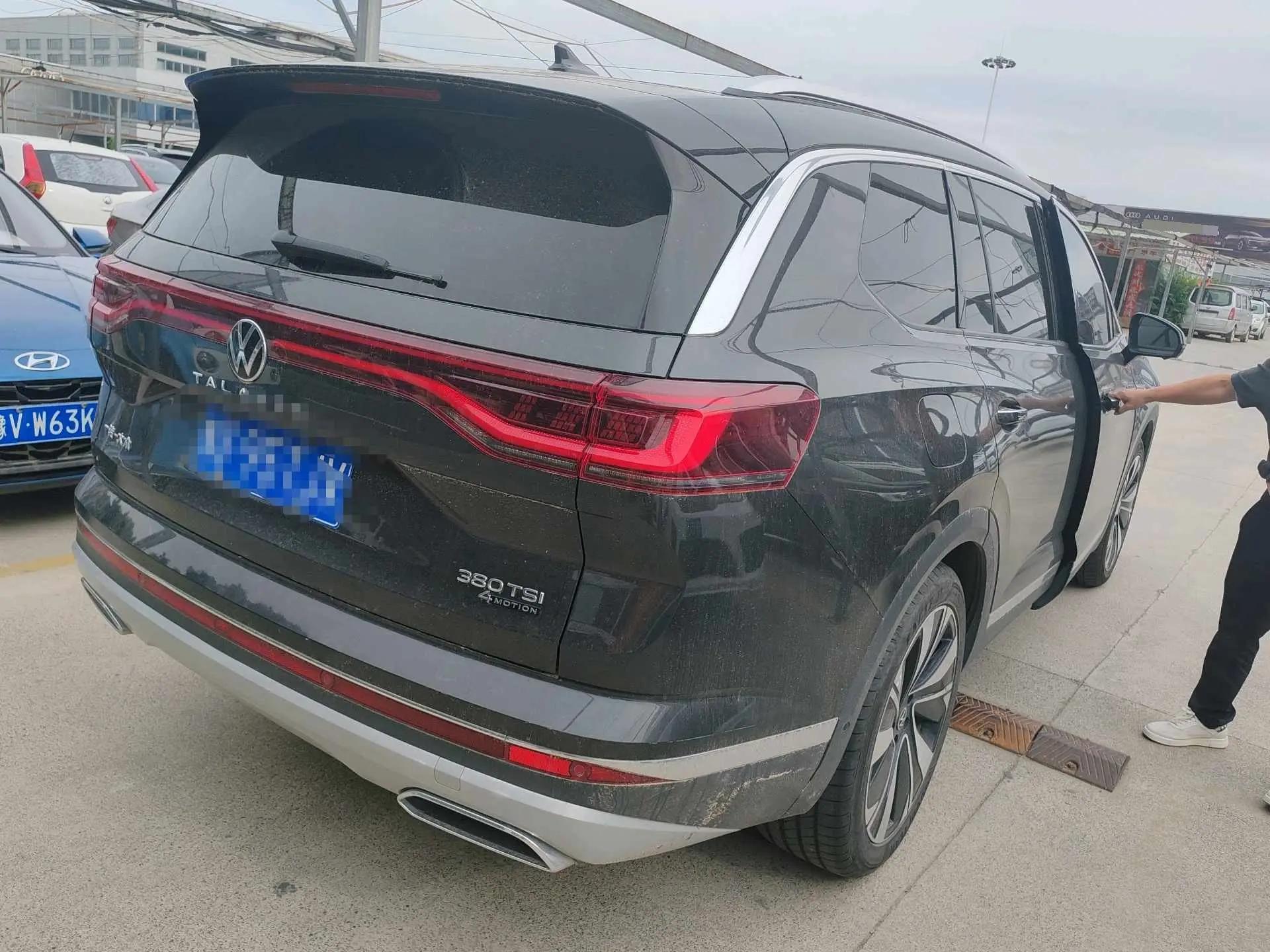 Volkswagen 2023 Teramont 2.0TSI 380TSI Four-Wheel-Drive Luxury Jiajing Edition Pro 6-Seater (Facelift) Automatic 3
