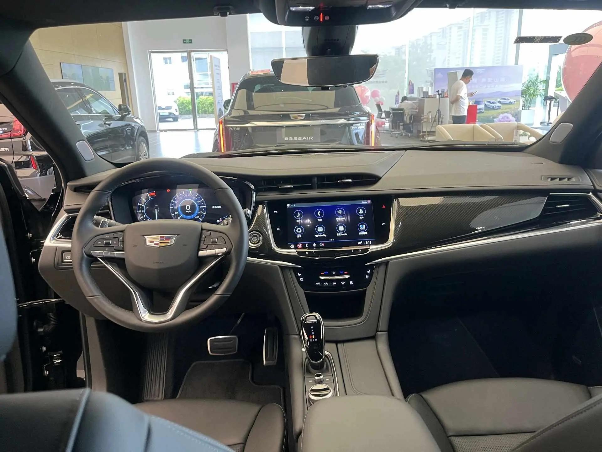 Cadillac 2025 XT6 48V 2.0T 6 4-wheel drive distinguished administrative black standard automatic gear 4