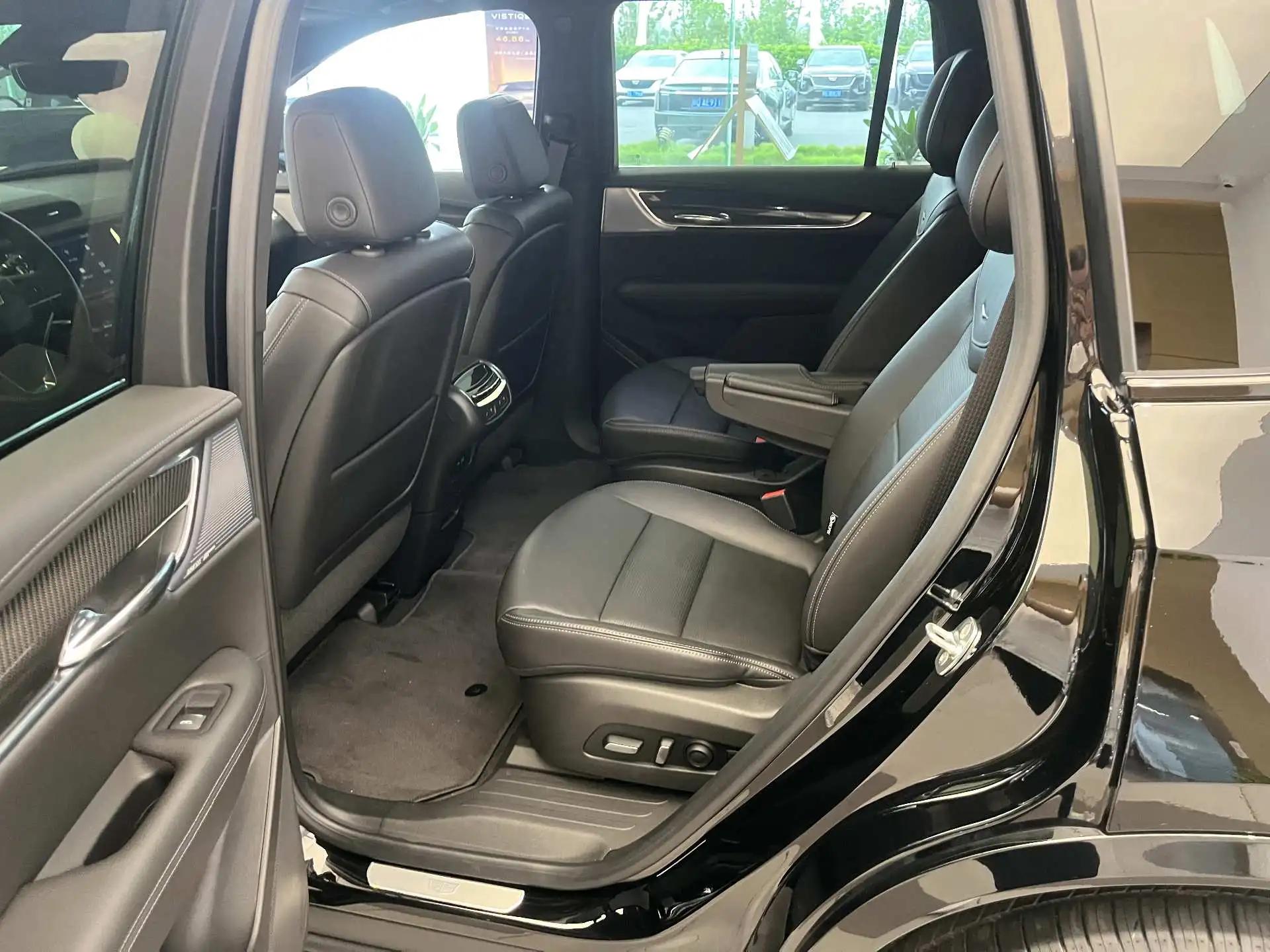 Cadillac 2025 XT6 48V 2.0T 6 4-wheel drive distinguished administrative black standard automatic gear 5