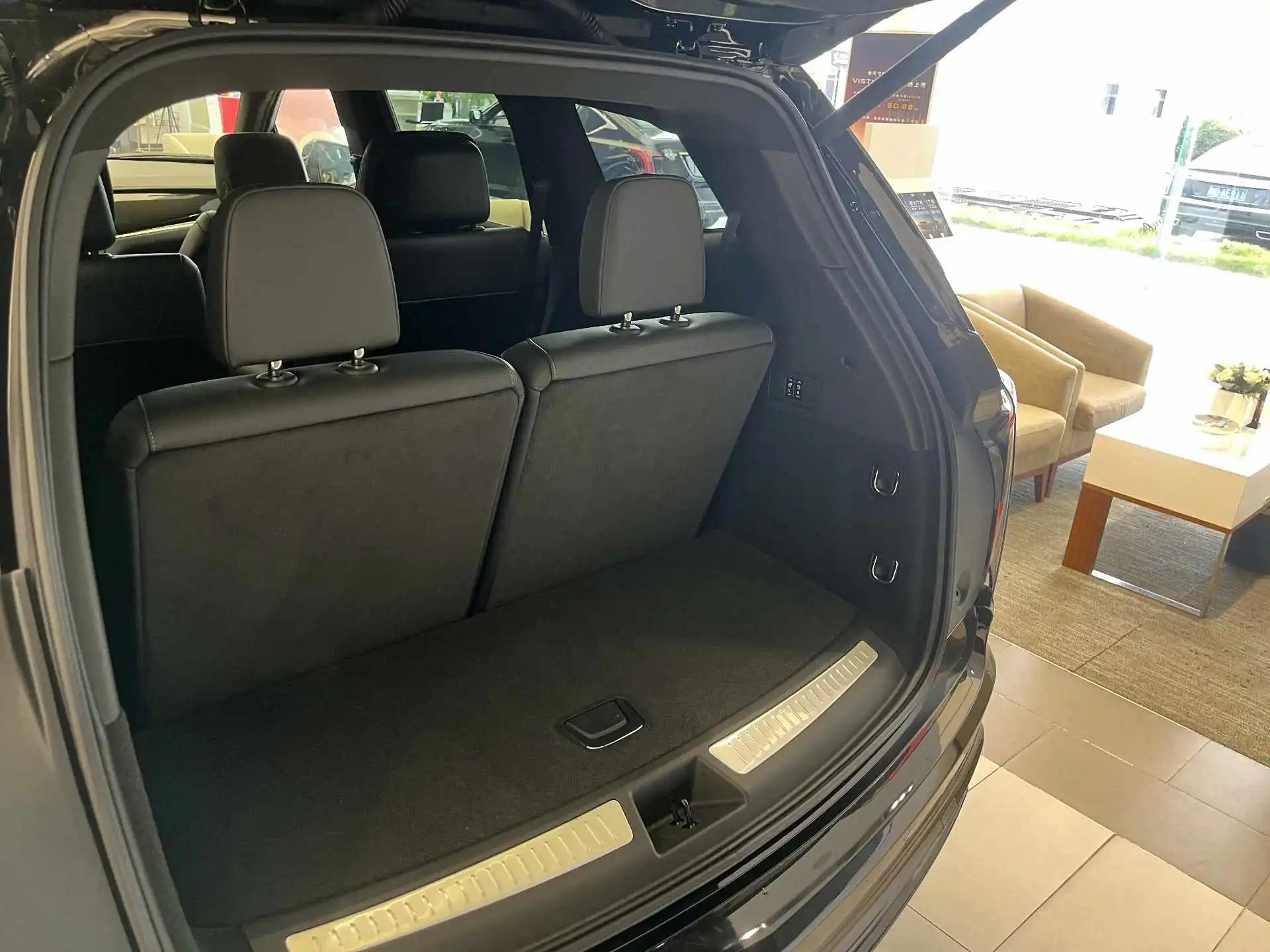 Cadillac 2025 XT6 48V 2.0T 6 4-wheel drive distinguished administrative black standard automatic gear 8