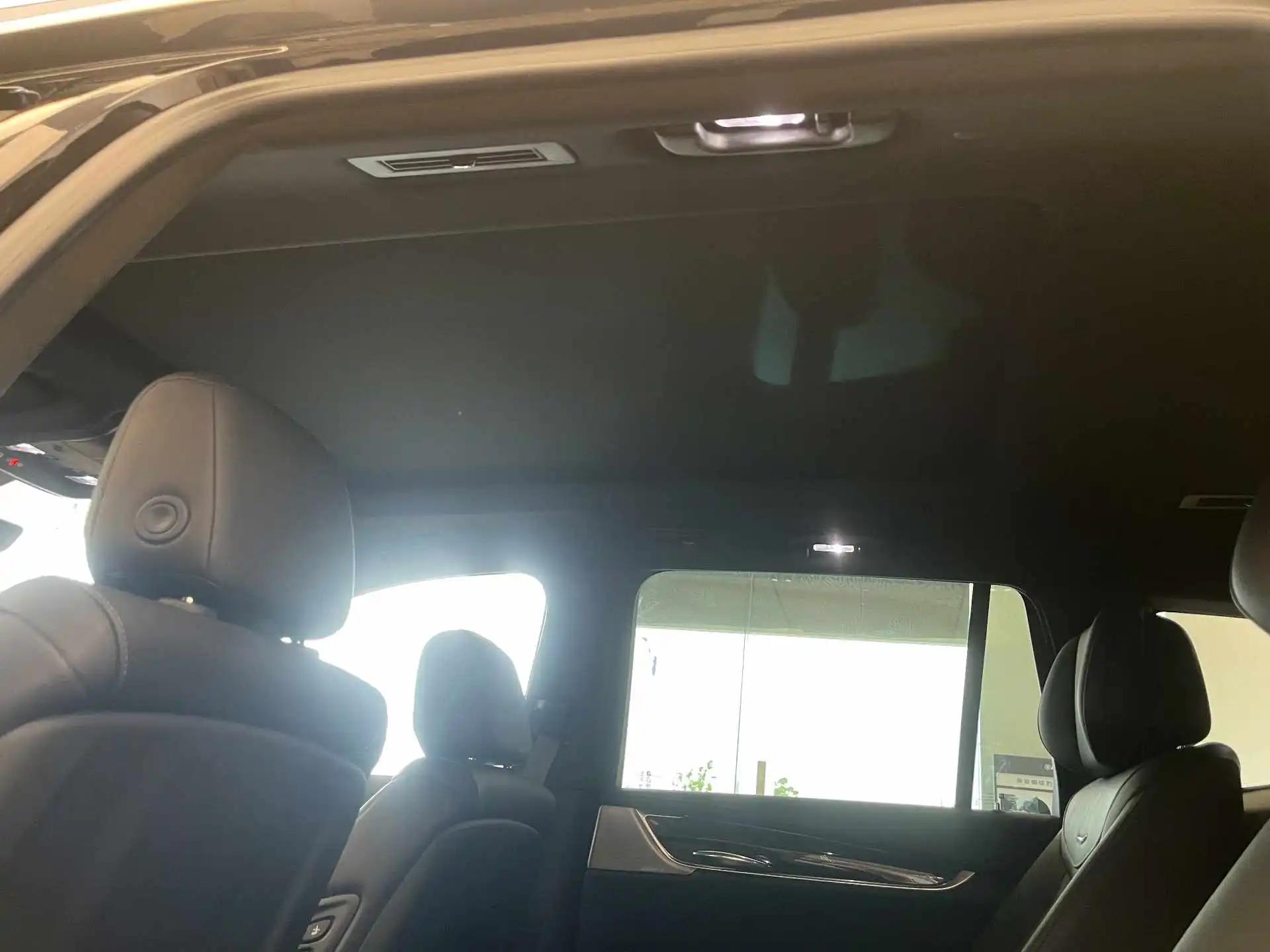 Cadillac 2025 XT6 48V 2.0T 6 4-wheel drive distinguished administrative black standard automatic gear 9