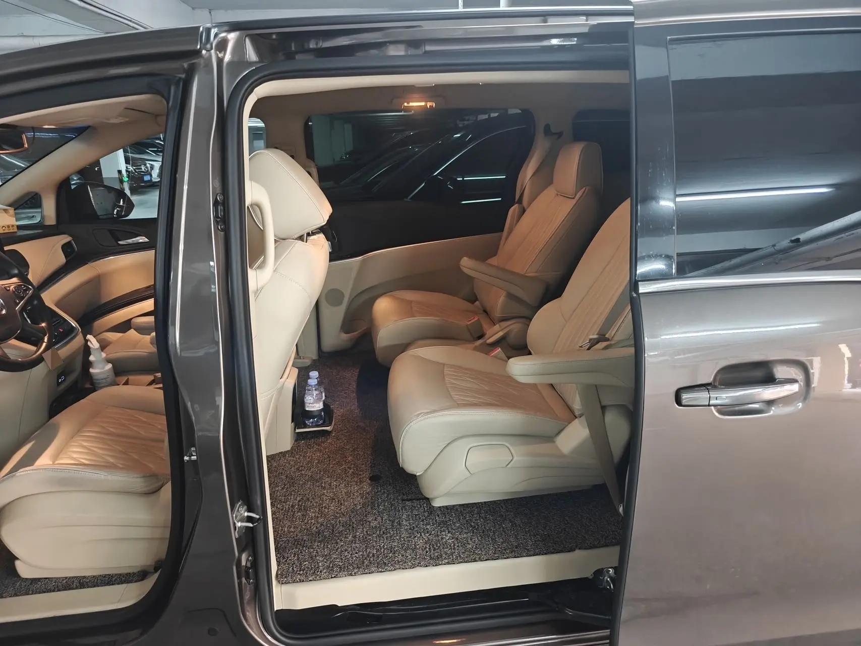 Buick GL8 2023 Land Business Class 652T Luxury Model 4
