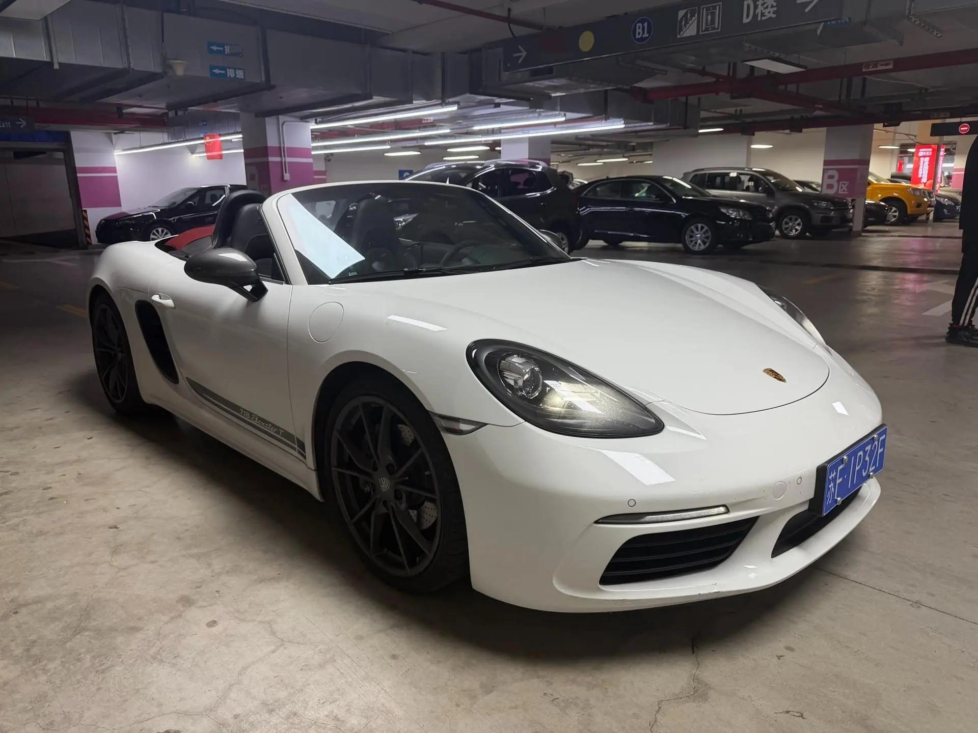 Porsche 718 2019 Boxster T 2.0T 3