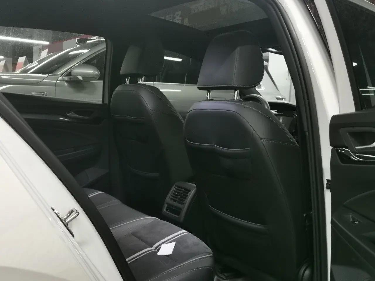 Volkswagen 2023 Golf 8 R-Line 1.4TSI 280TSI Lite Automatic 7