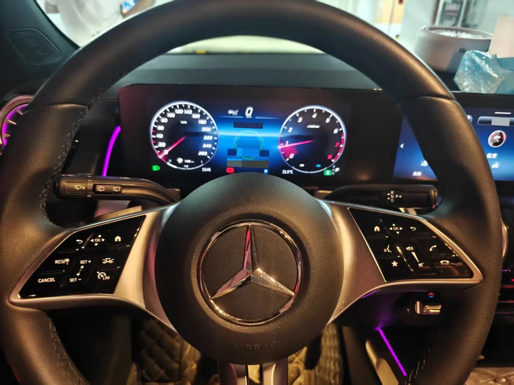 Mercedes Benz 2024 GLB 220 48V 2.0T Sporty Model Automatic 3