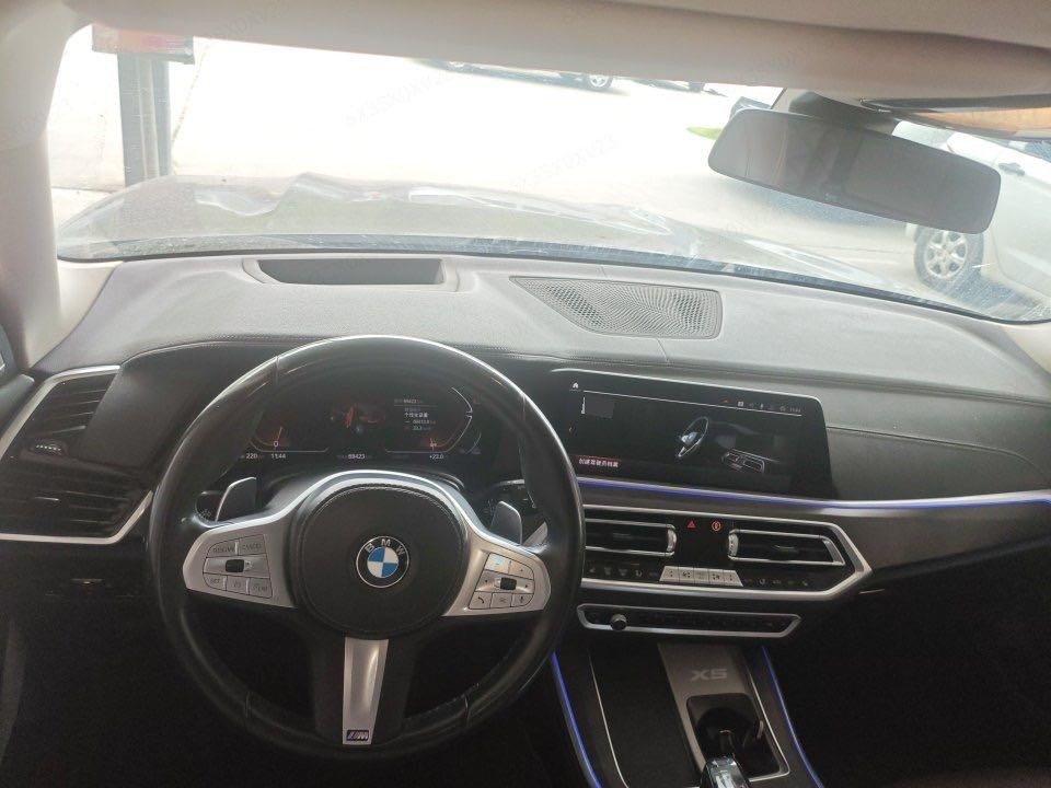 BMW X5 2022 xDrive 30Li exclusive m sports suit 4