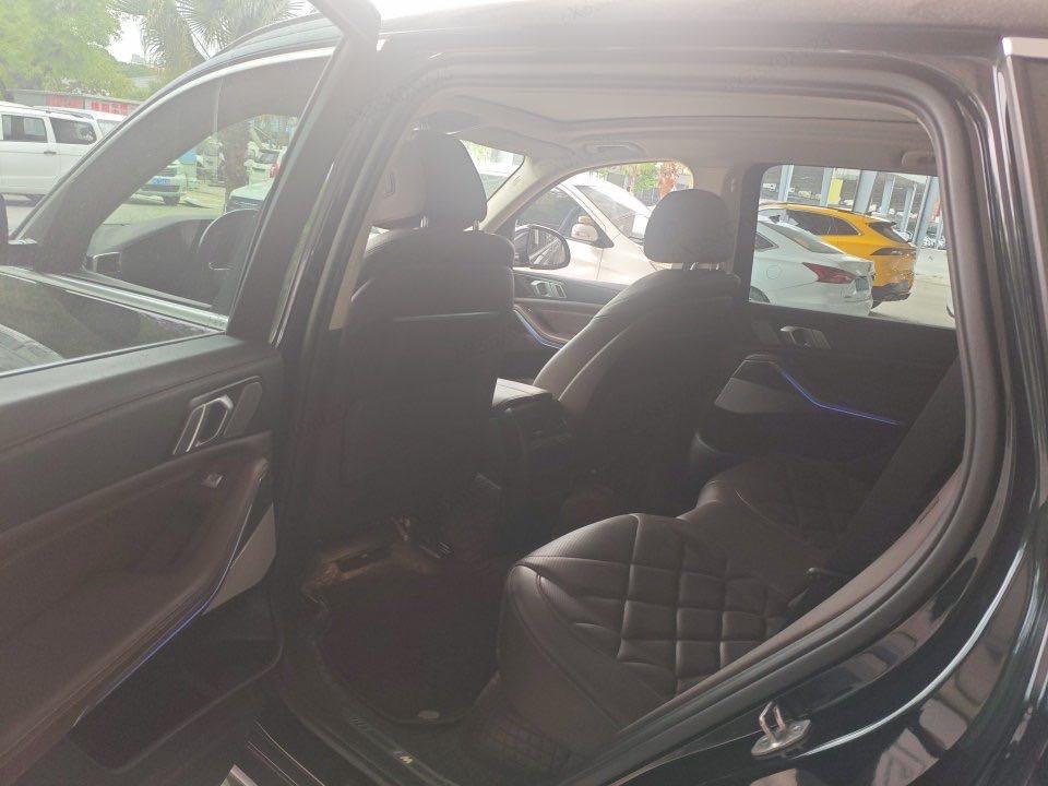 BMW X5 2022 xDrive 30Li exclusive m sports suit 6