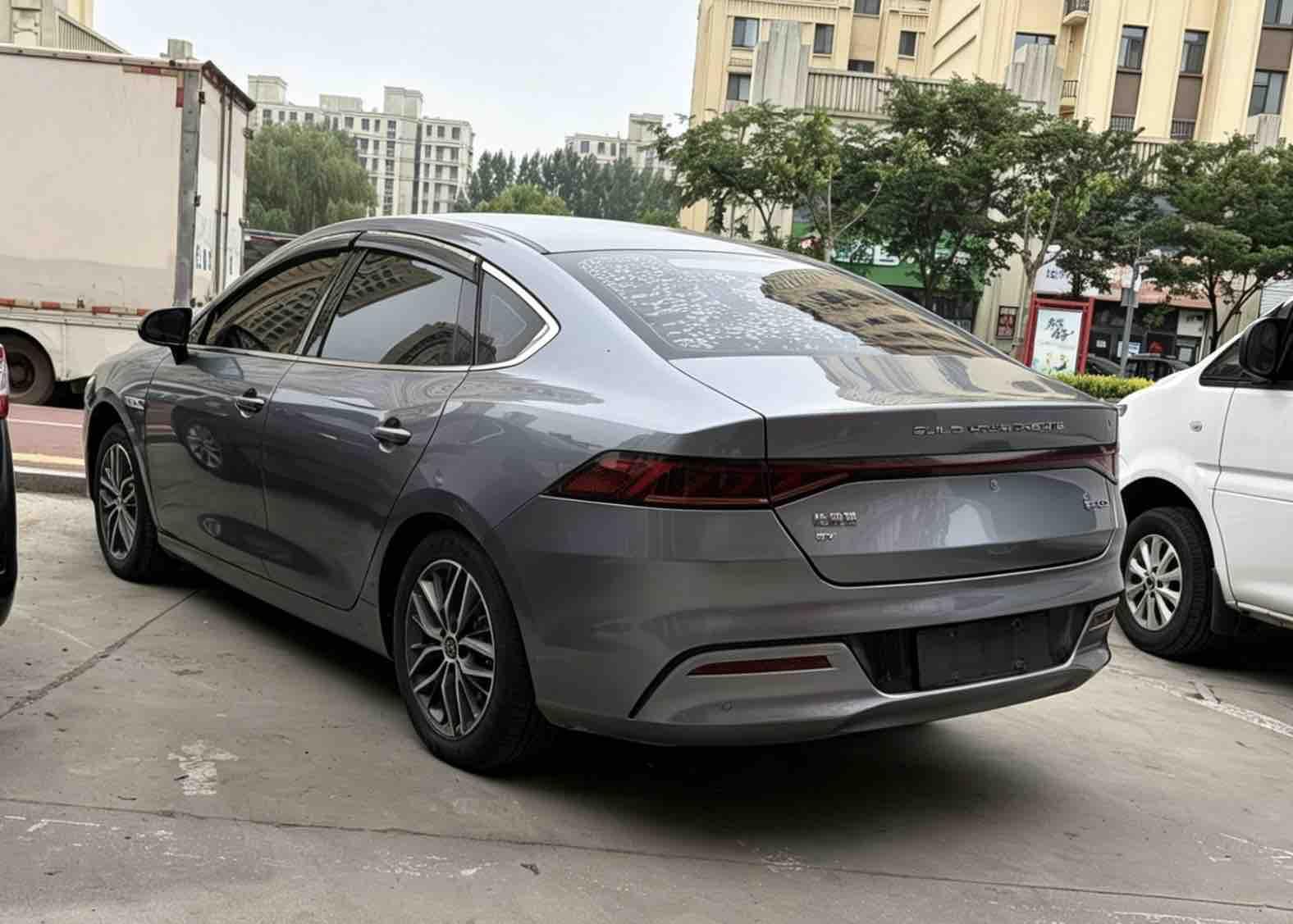 Qin PLUS 2021 EV 500KM Honorable Model 7