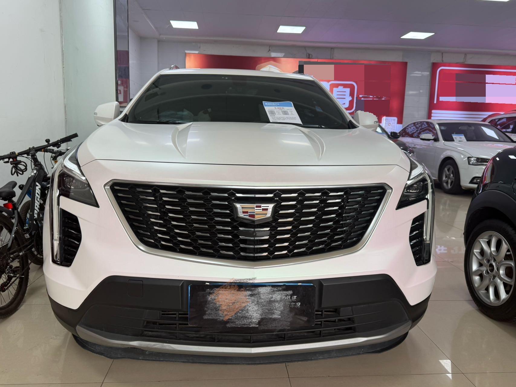 Cadillac XT4 2021 28T Two-Drive Leading Model 3