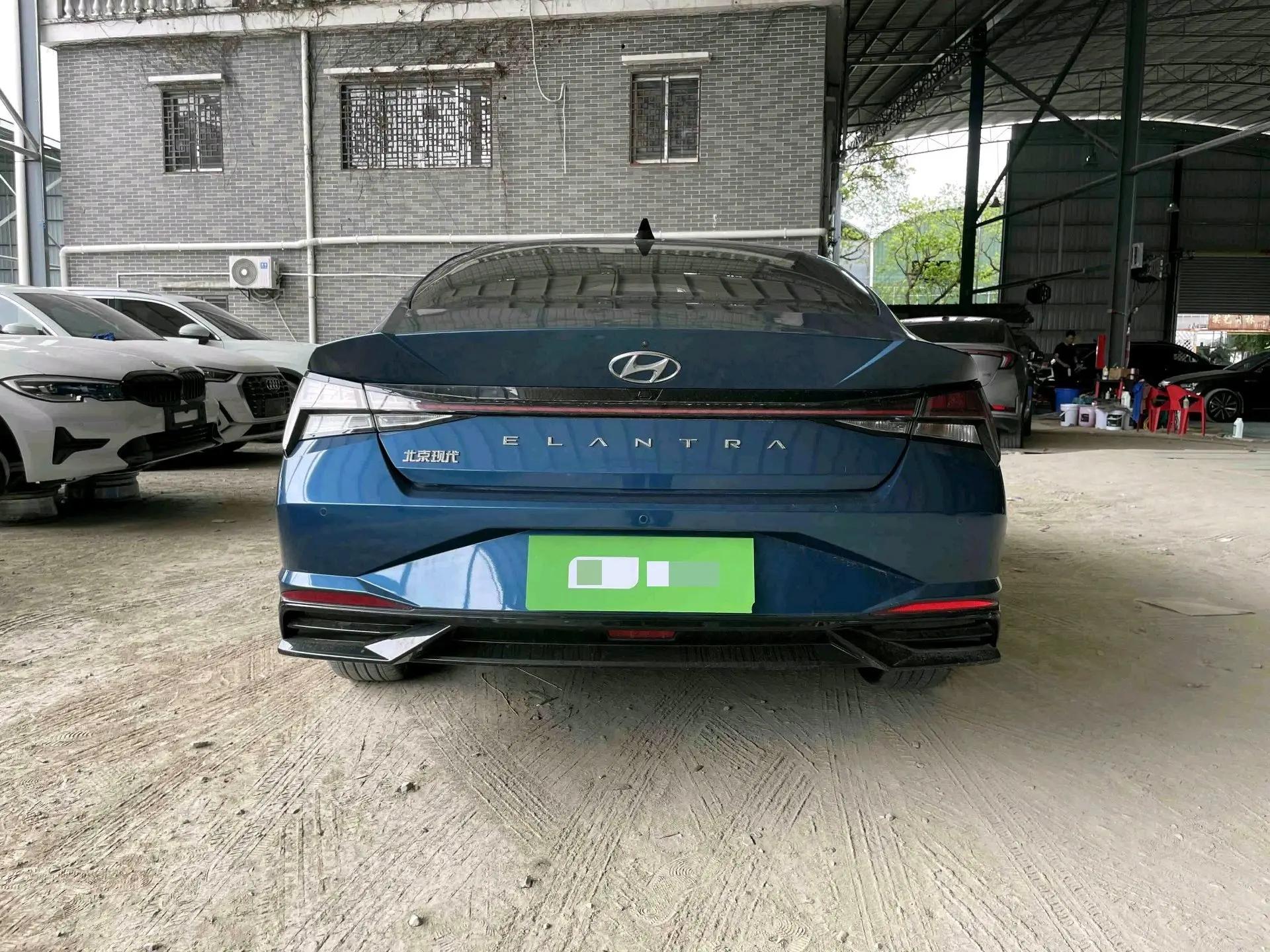 Elantra 2022 1.5L CVT LUX Premium Edition 2
