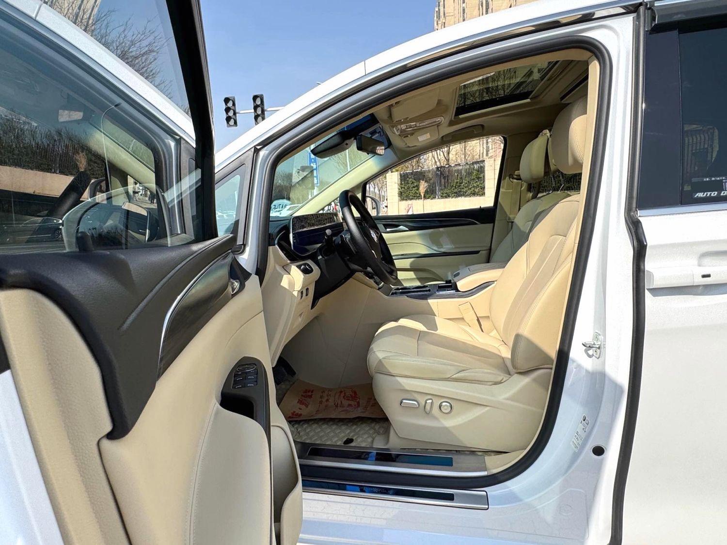 Buick GL8 2023 ES Lu Zun 653T Premium 4