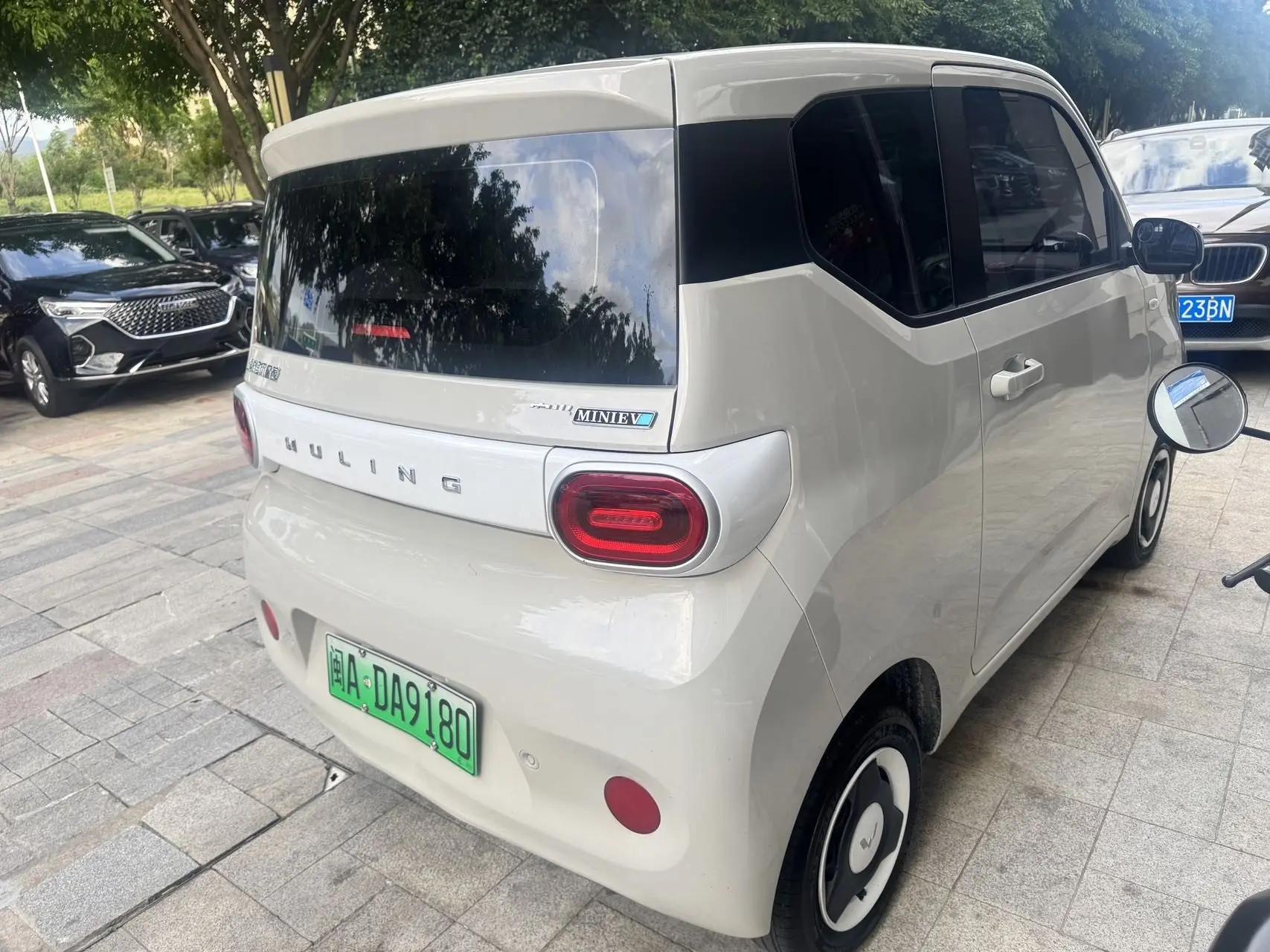 WuLing 2024 HongGuang MINI EV 215km Youth Edition Automatic 5