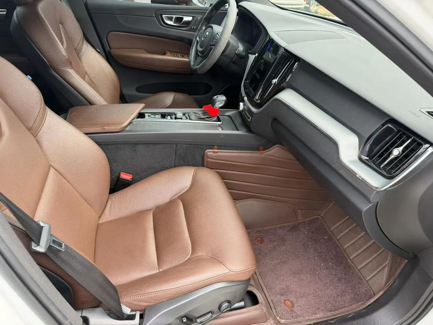 Volvo XC60 2021 T5 4-wheel-drive Zhiyi Deluxe Edition 4