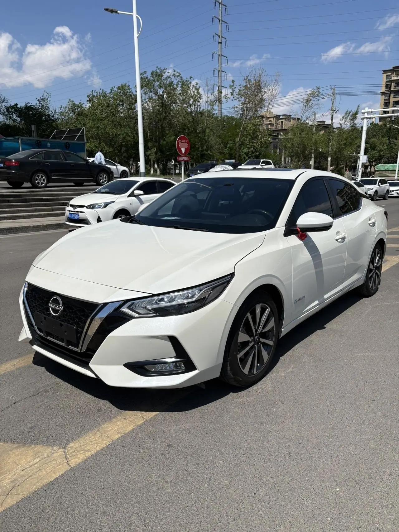 Xuanyi 2023 Super Hybrid Electric Drive Full Electric Drive Large Screen Edition
