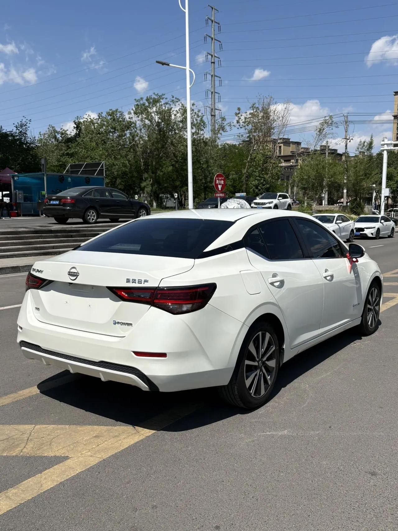 Xuanyi 2023 Super Hybrid Electric Drive Full Electric Drive Large Screen Edition 5