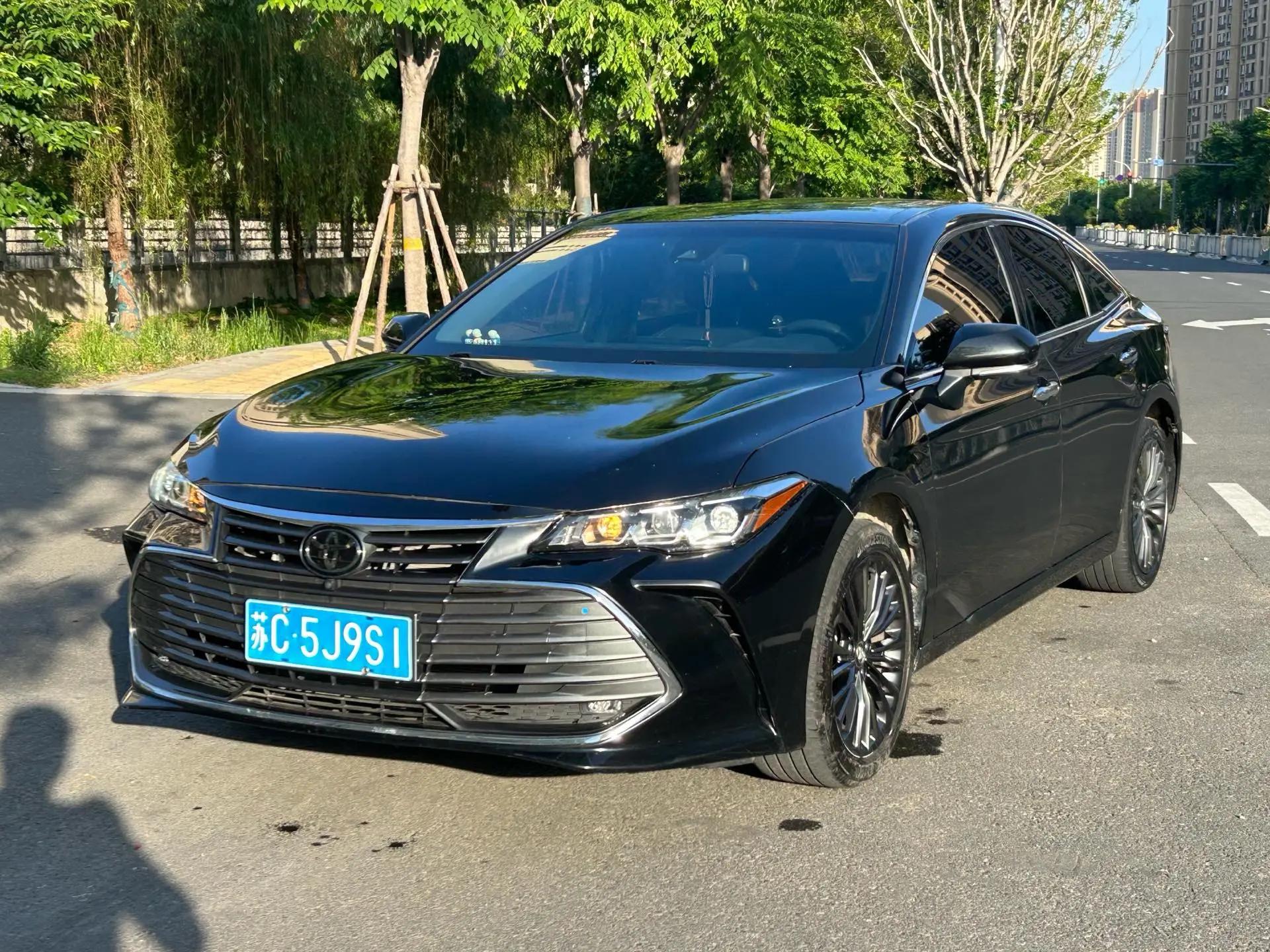 Open image lightbox: Asian Dragon 2019 2.0L XLE Premium Edition Country VI