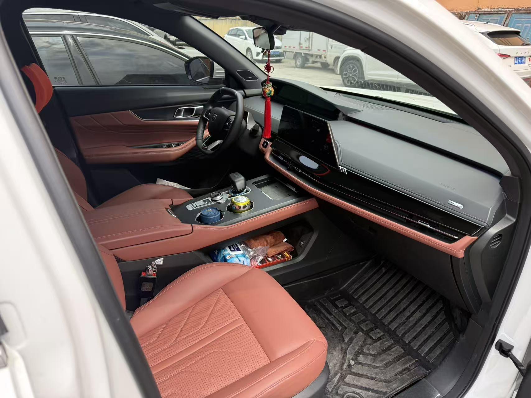 ChangAn 2023 UNI-K 2.0T Two-Drive Pleasant Automatic Gear 5
