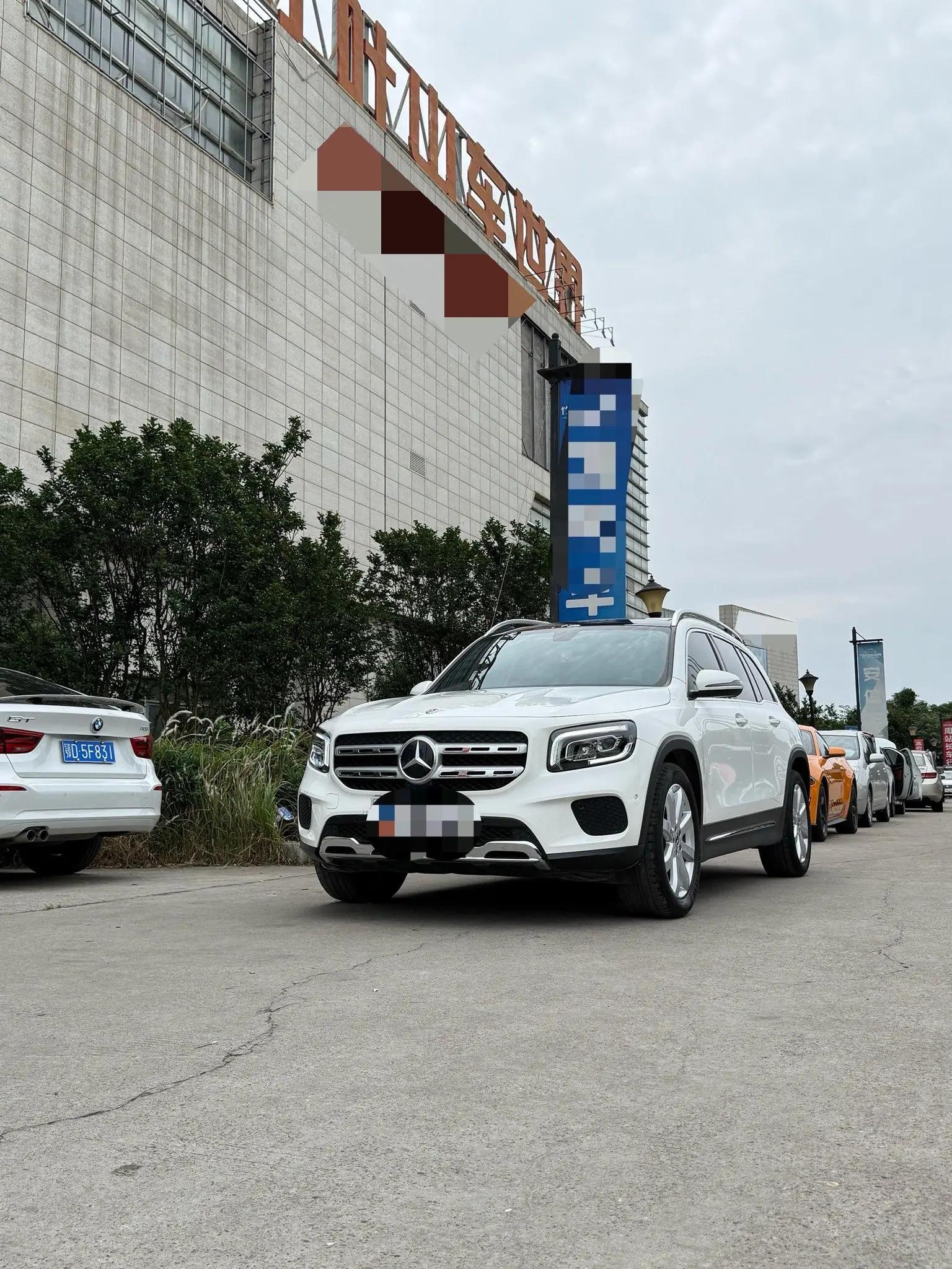 Mercedes Benz GLB 2020 model change GLB 200 fashion model