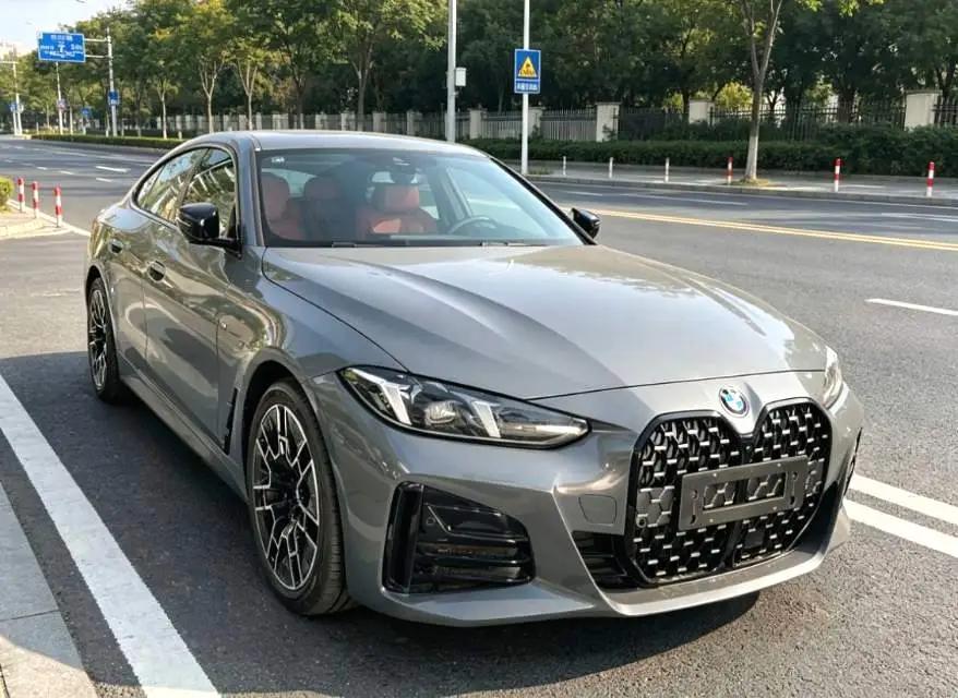 BMW 4 Series (Imported) 2024 430i Four-Door Coupe 2.0T M Sports Obsidian Night Suit Automatic Gear 3