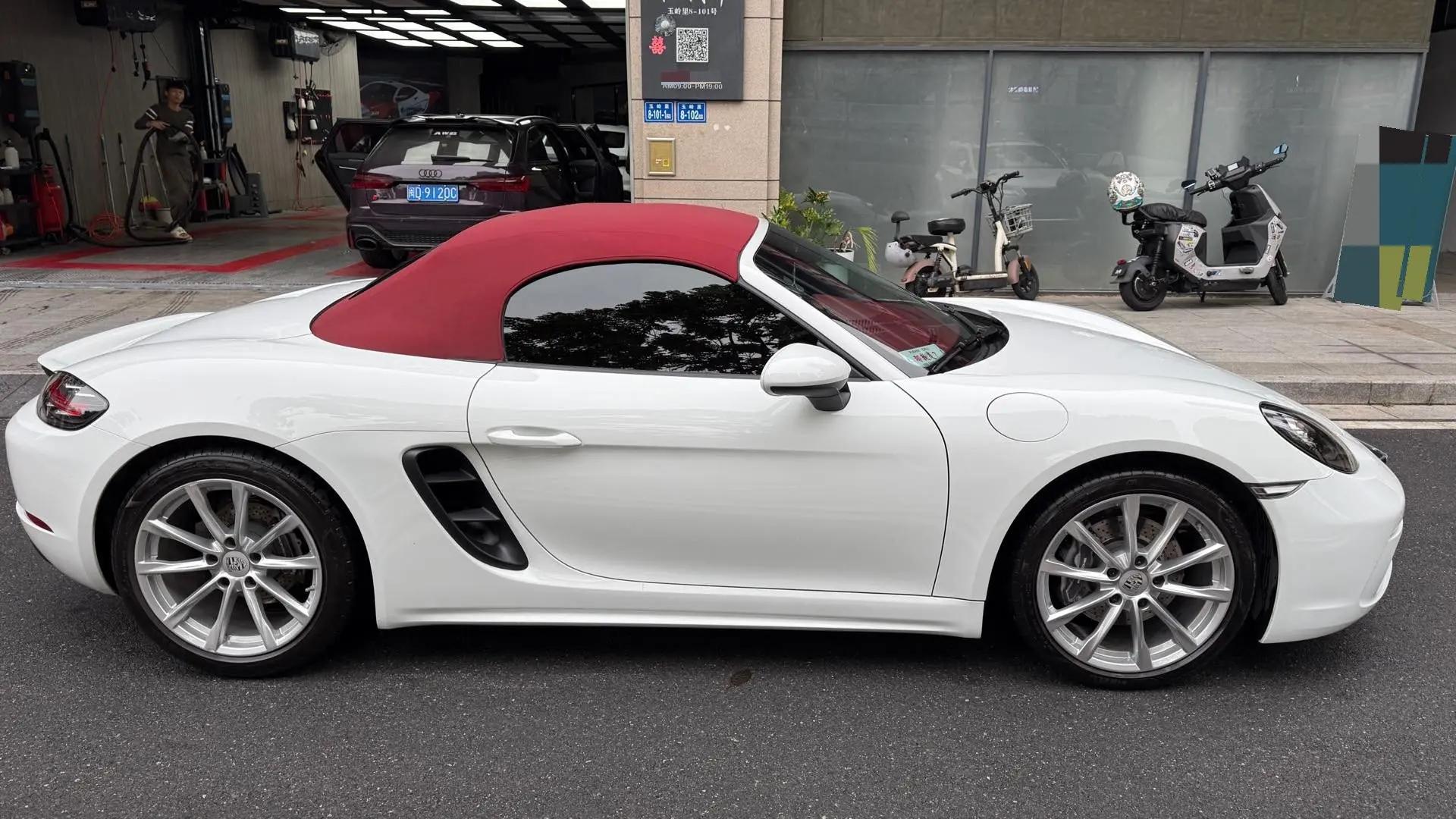 Porsche 718 2020 Boxster 2.0T 12