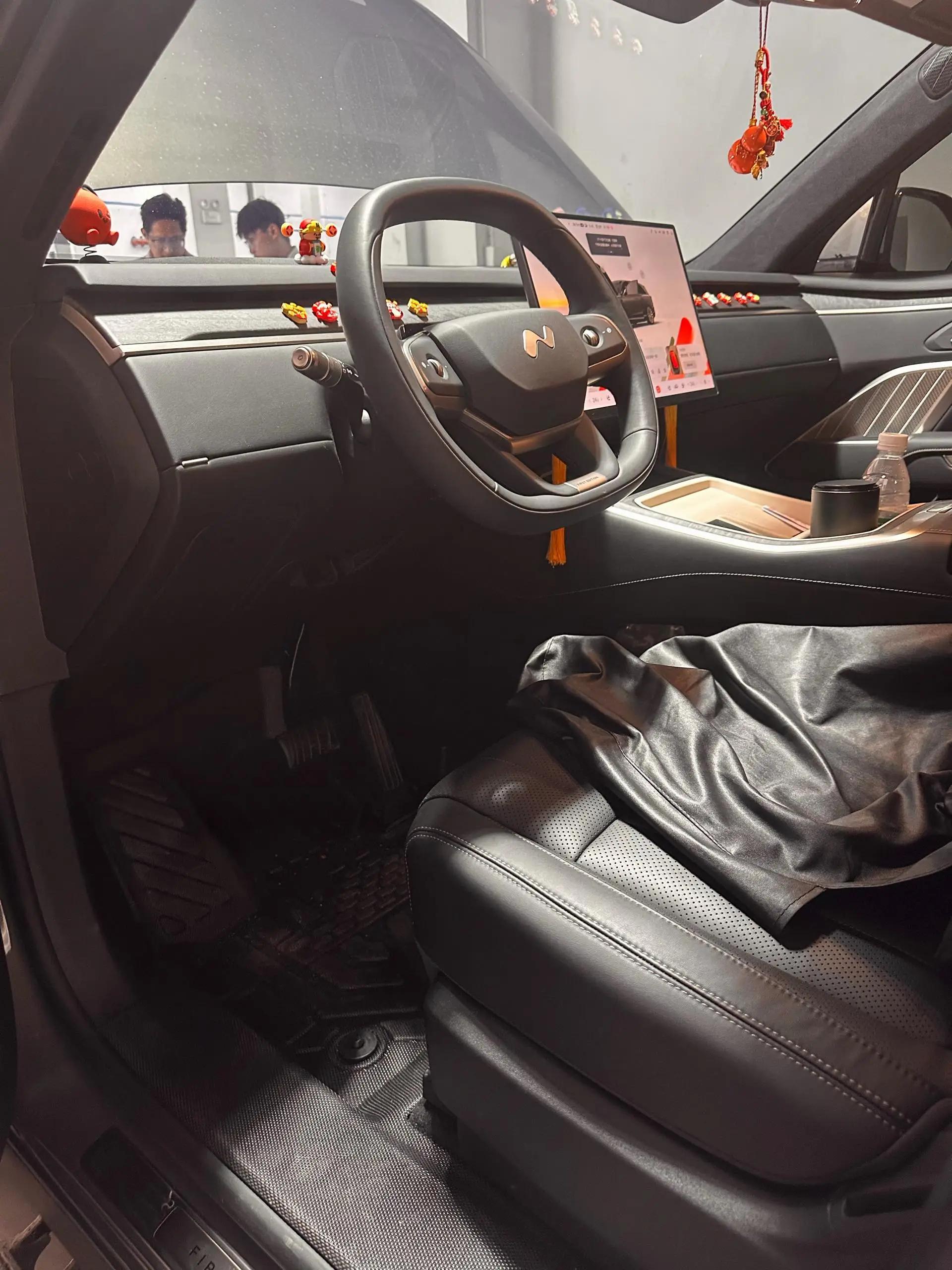 ONVO 2025 L90 Max six-seat automatic gear 2