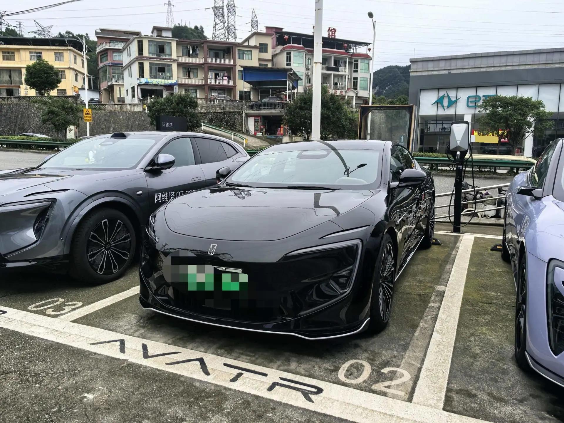 Открыть галерею: Avatr 2026 Avatr 12 Ultra Pure Electric Edition Four-wheel Drive Automatic