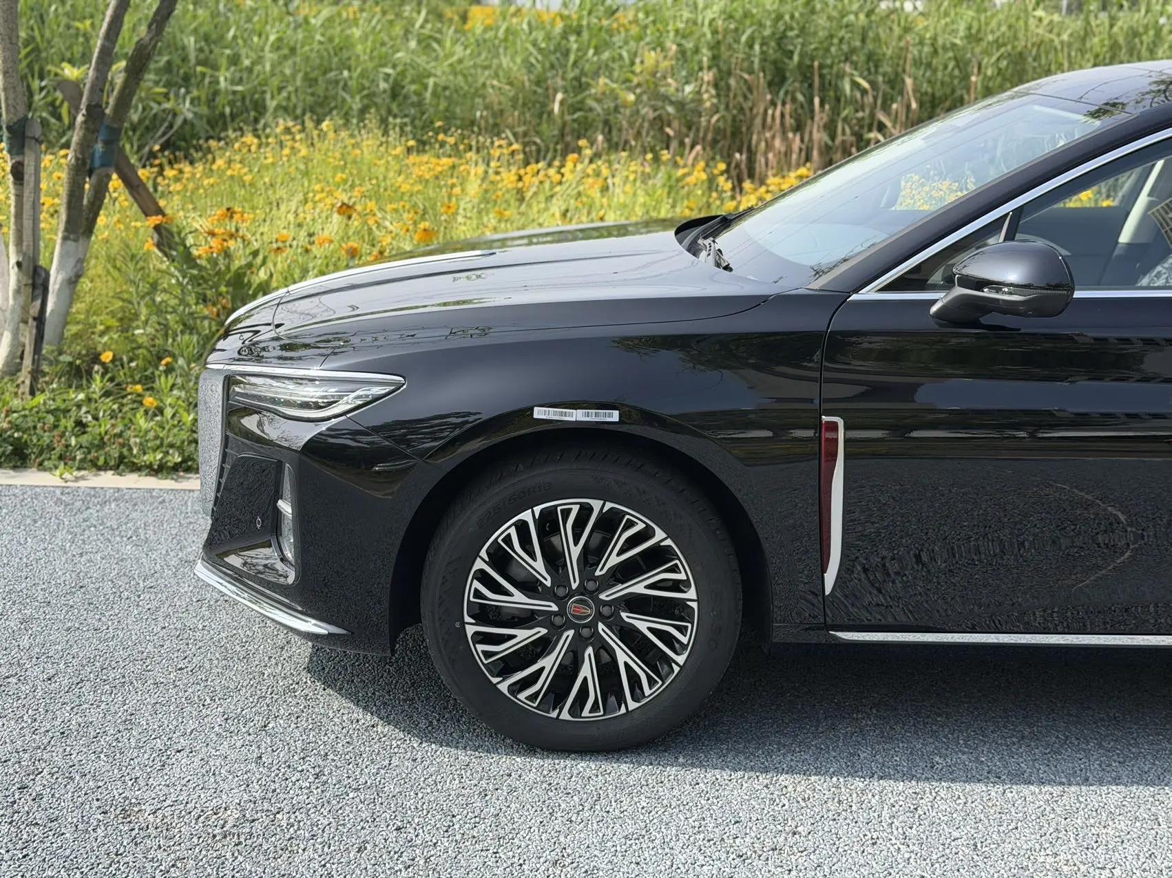 HongQi 2025 Model H5 2.0T Flag-Champ 500,000-Vehicle Commemorative Edition Automatic 3