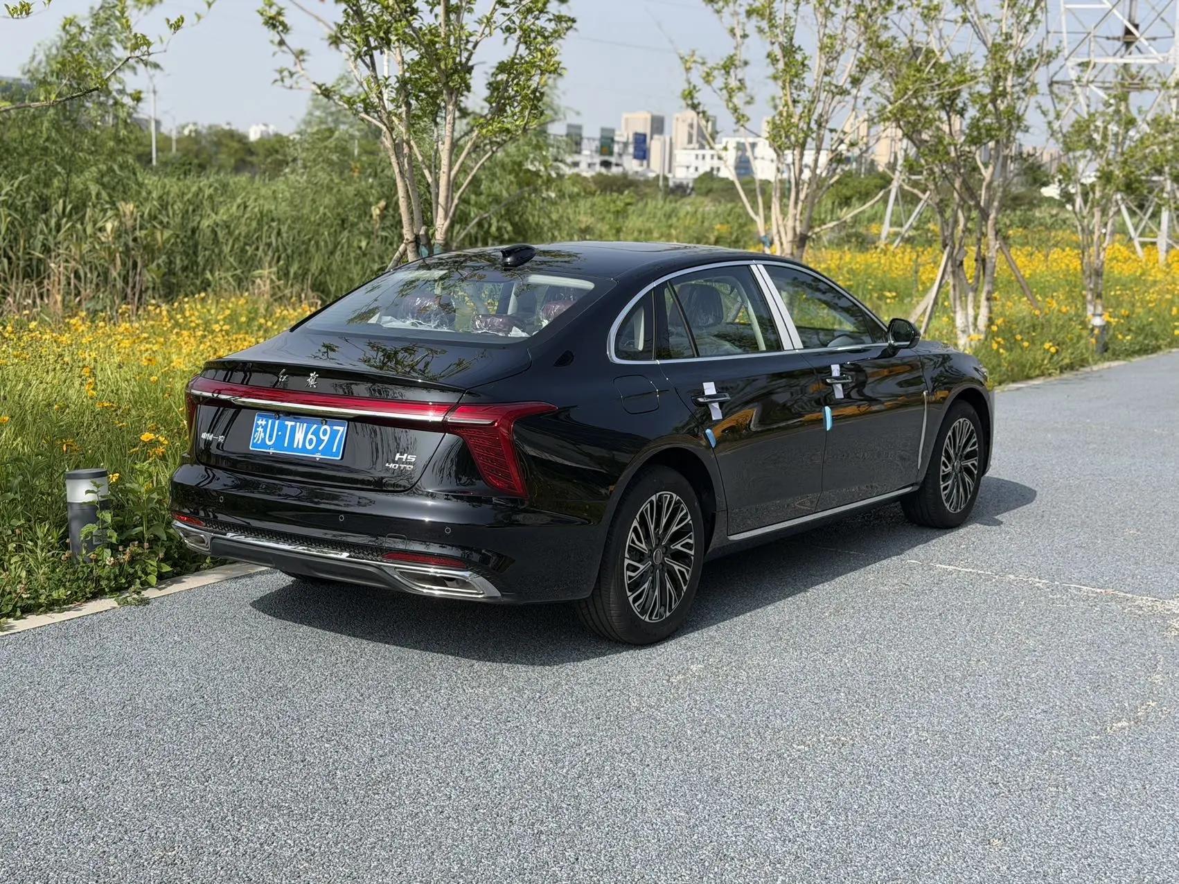 HongQi 2025 Model H5 2.0T Flag-Champ 500,000-Vehicle Commemorative Edition Automatic 4