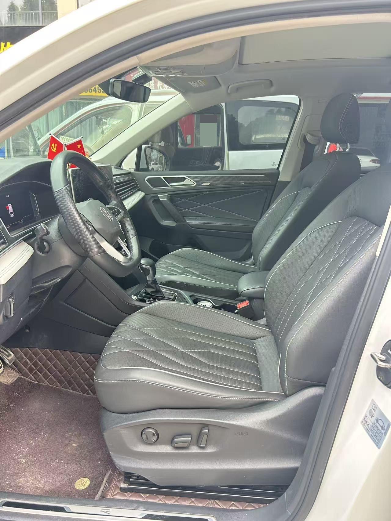 Volkswagen 2023 Tiguan L R-Line 2.0TSI 330TSI Front-Wheel Drive R-Line Prestige Edition (Facelift) Automatic 3