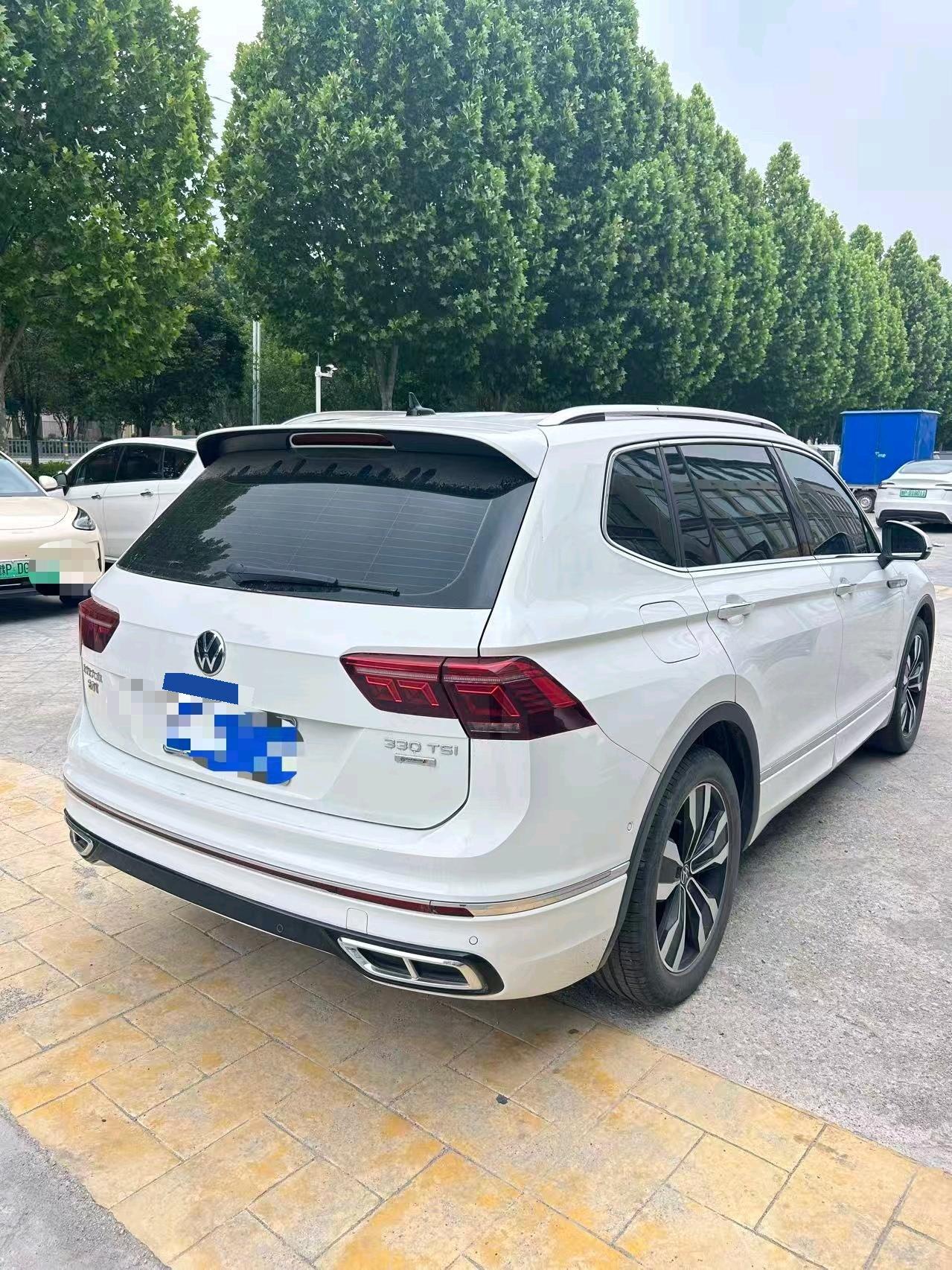Volkswagen 2023 Tiguan L R-Line 2.0TSI 330TSI Front-Wheel Drive R-Line Prestige Edition (Facelift) Automatic 5