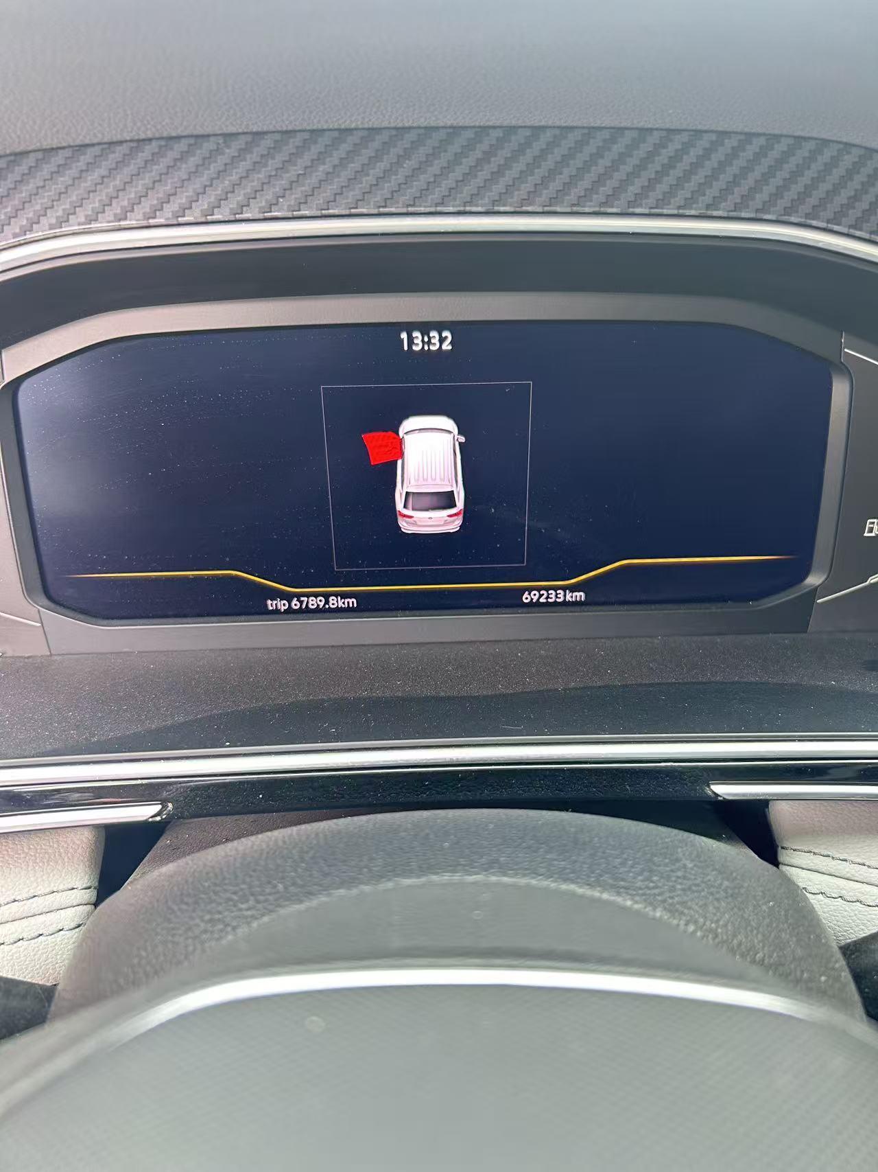 Volkswagen 2023 Tiguan L R-Line 2.0TSI 330TSI Front-Wheel Drive R-Line Prestige Edition (Facelift) Automatic 6