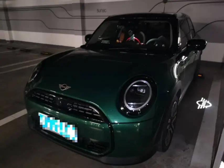 Open image lightbox: MINI Mini 5-Door (Imported) 2025 Mini Cooper 1.5T Classic Auto
