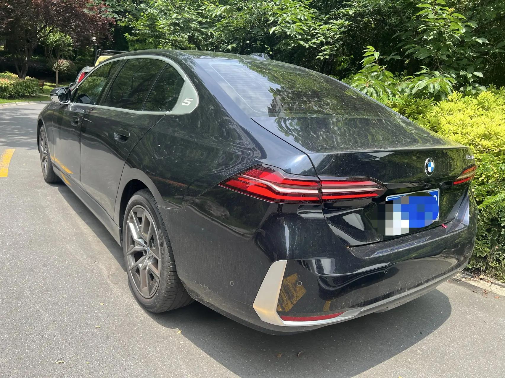 BMW 5 Series 2024 530Li 48V 2.0T Luxury Package, Leading Model, Automatic Transmission 2