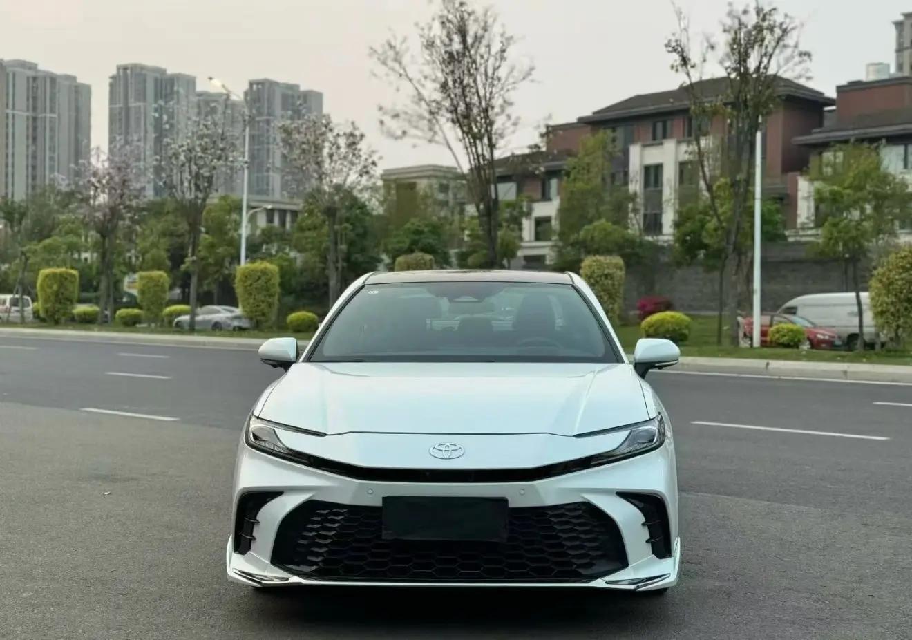 Toyota 2024 Camry Dual Engine 2.0HXS Stepless Sports PLUS Edition Automatic Gear 2