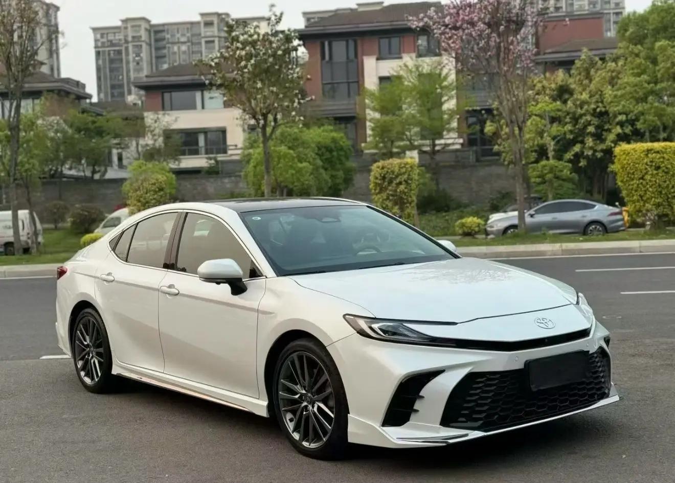 Toyota 2024 Camry Dual Engine 2.0HXS Stepless Sports PLUS Edition Automatic Gear 3