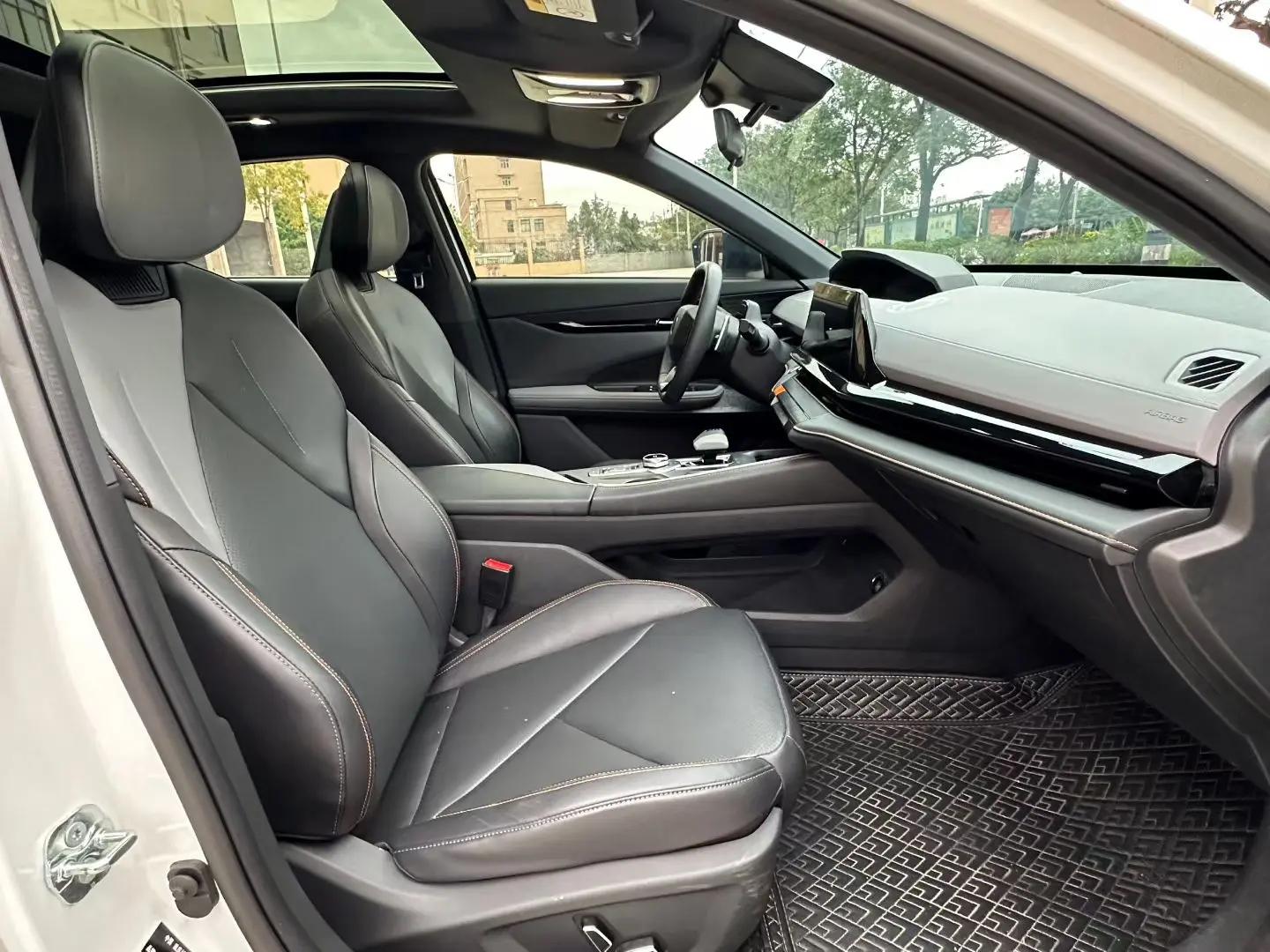ChangAn UNI-V 2022 1.5T Honorable Model 6