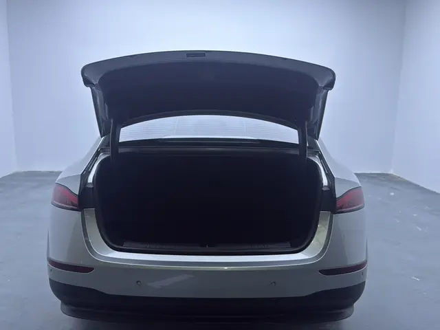Roewe D7 2023 DMH 125km Flagship 14