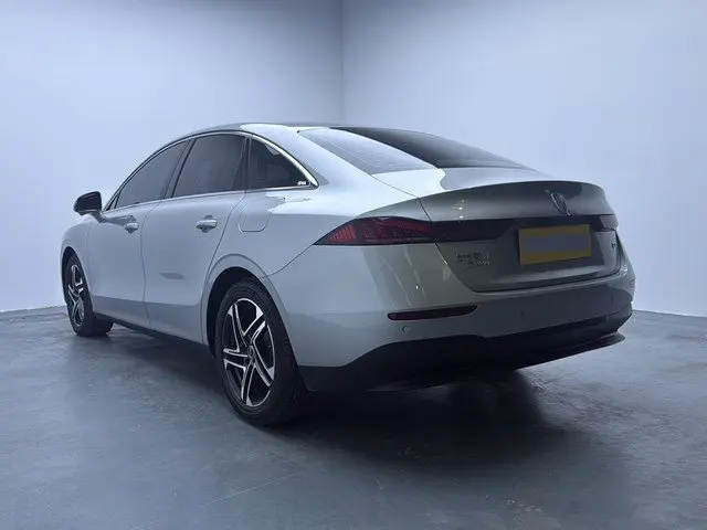 Roewe D7 2023 DMH 125km Flagship 9