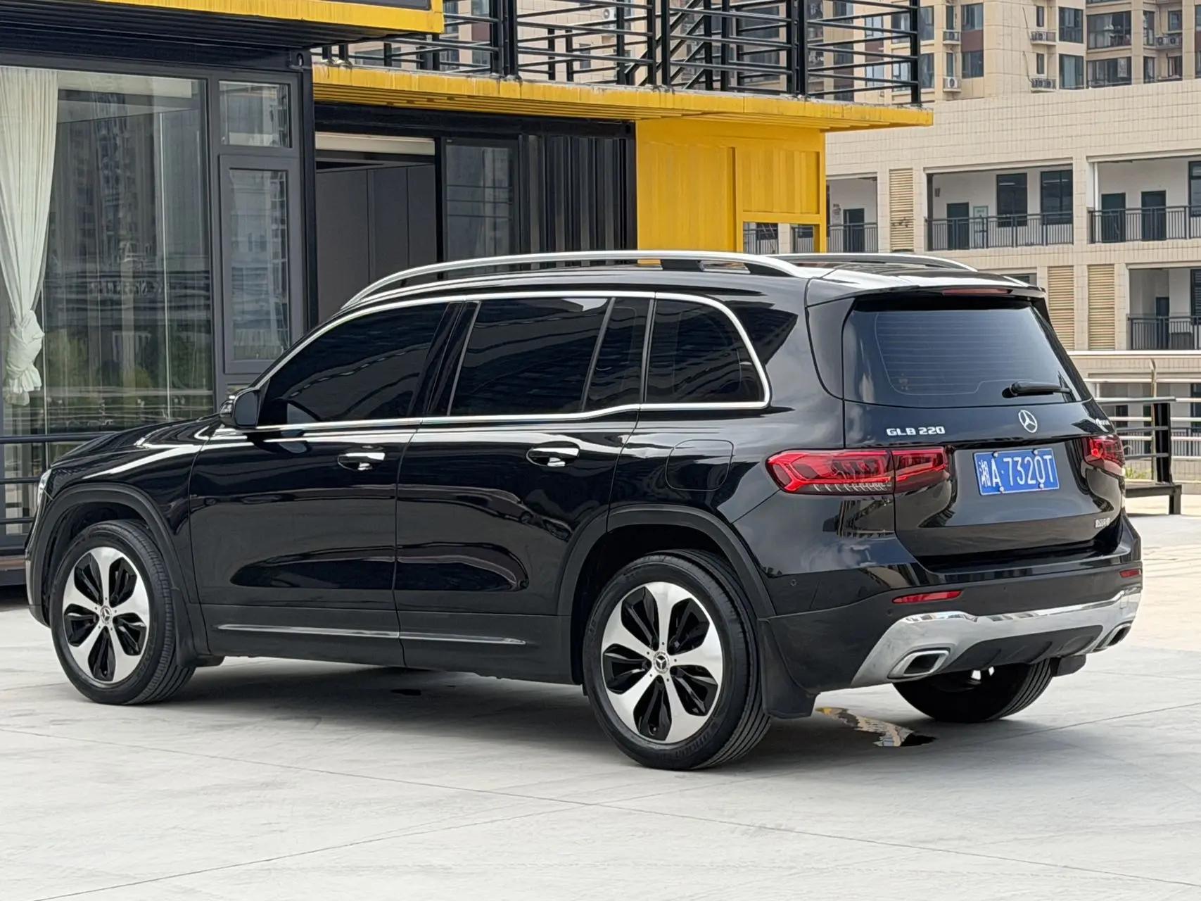 Mercedes Benz GLB 2023 GLB 220 Fashion 5