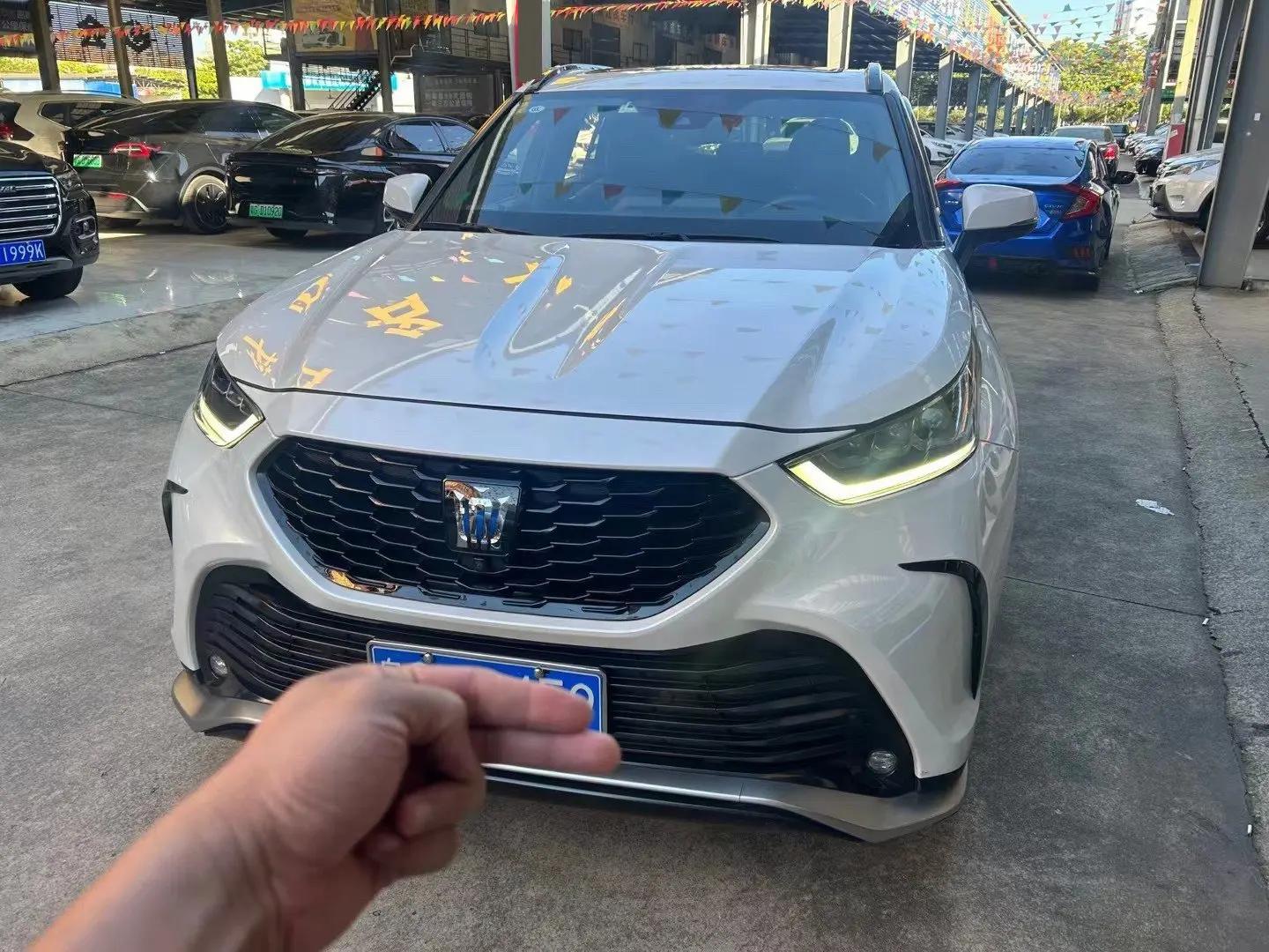 Crown Land Release 2022 2.5L HEV 4-wheel Drive Premium Edition 2