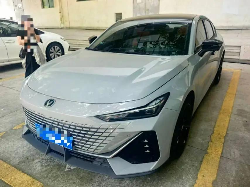 ChangAn UNI-V 2022 1.5T Honorable Model
