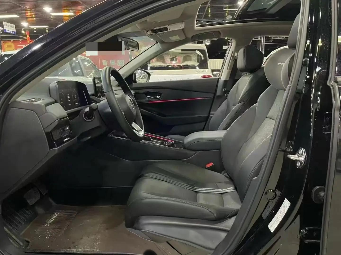 Honda 2025 11th Generation Accord 1.5T CVT 260TURBO Luxury Edition Automatic 4