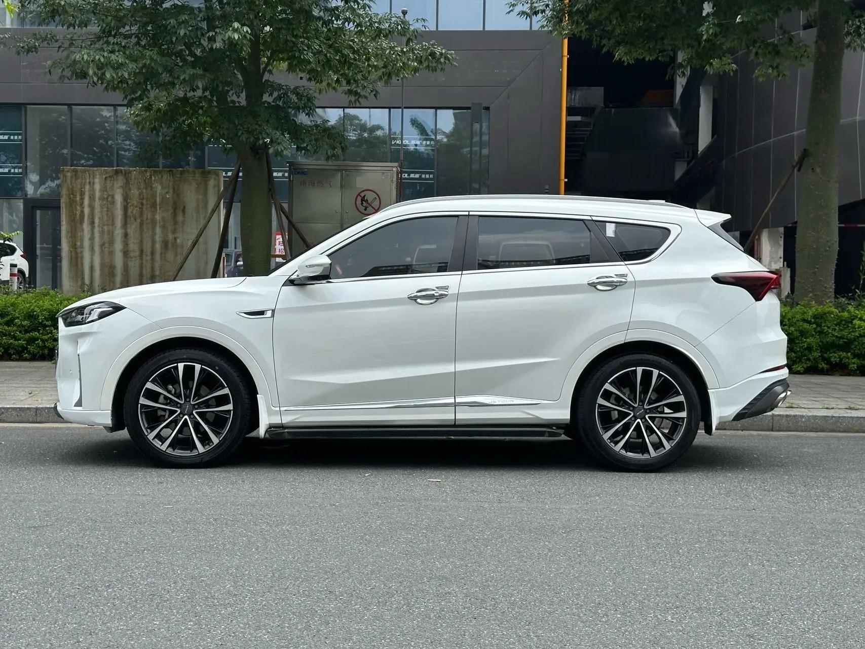 Jetour X70 PLUS 2021 1.6T DCT with 5 seats 5