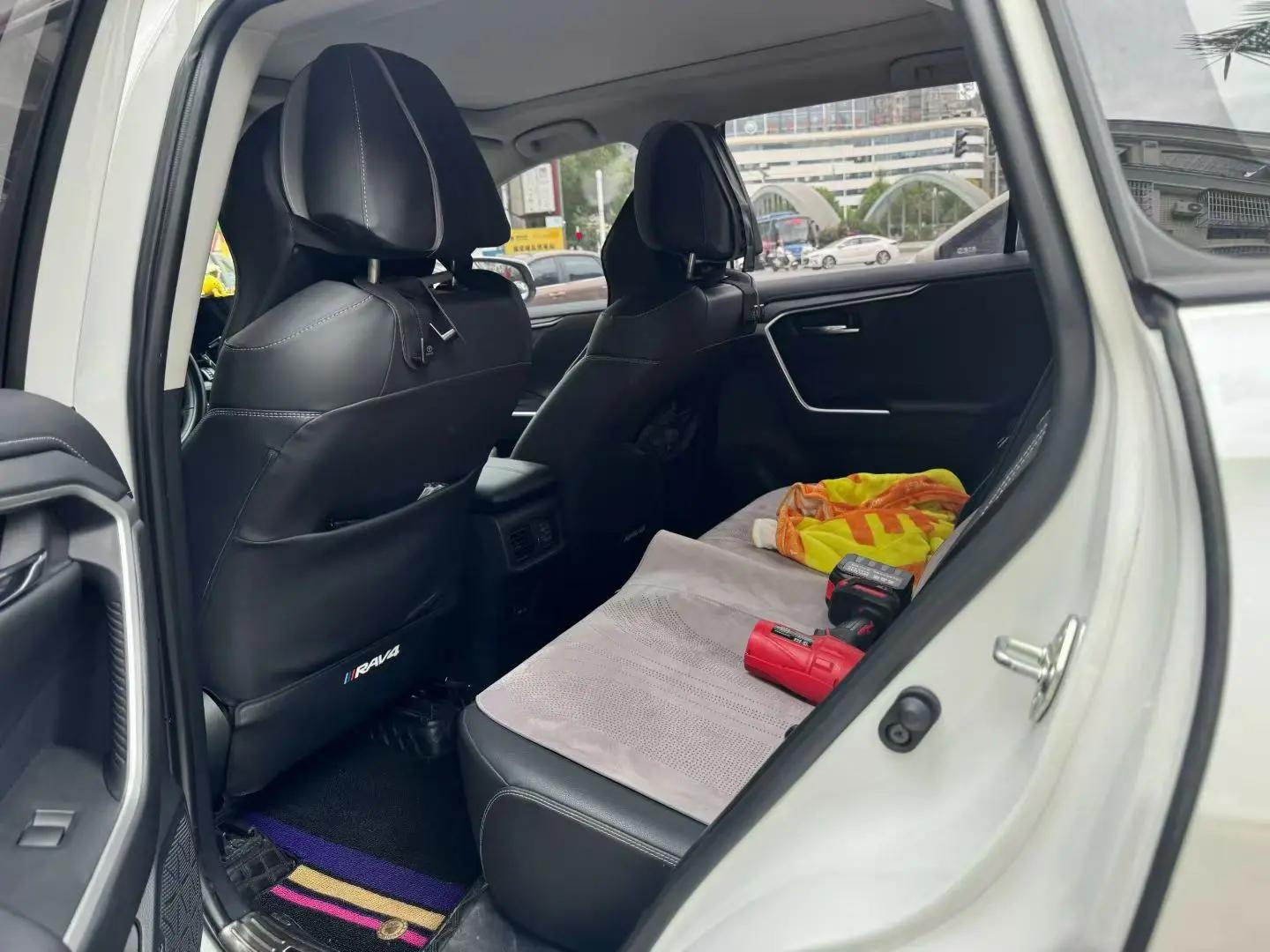 Toyota 2023 RAV4 Rongbo 2.0 Stepless Two-Drive Fashion Plus Edition Automatic Gear 3