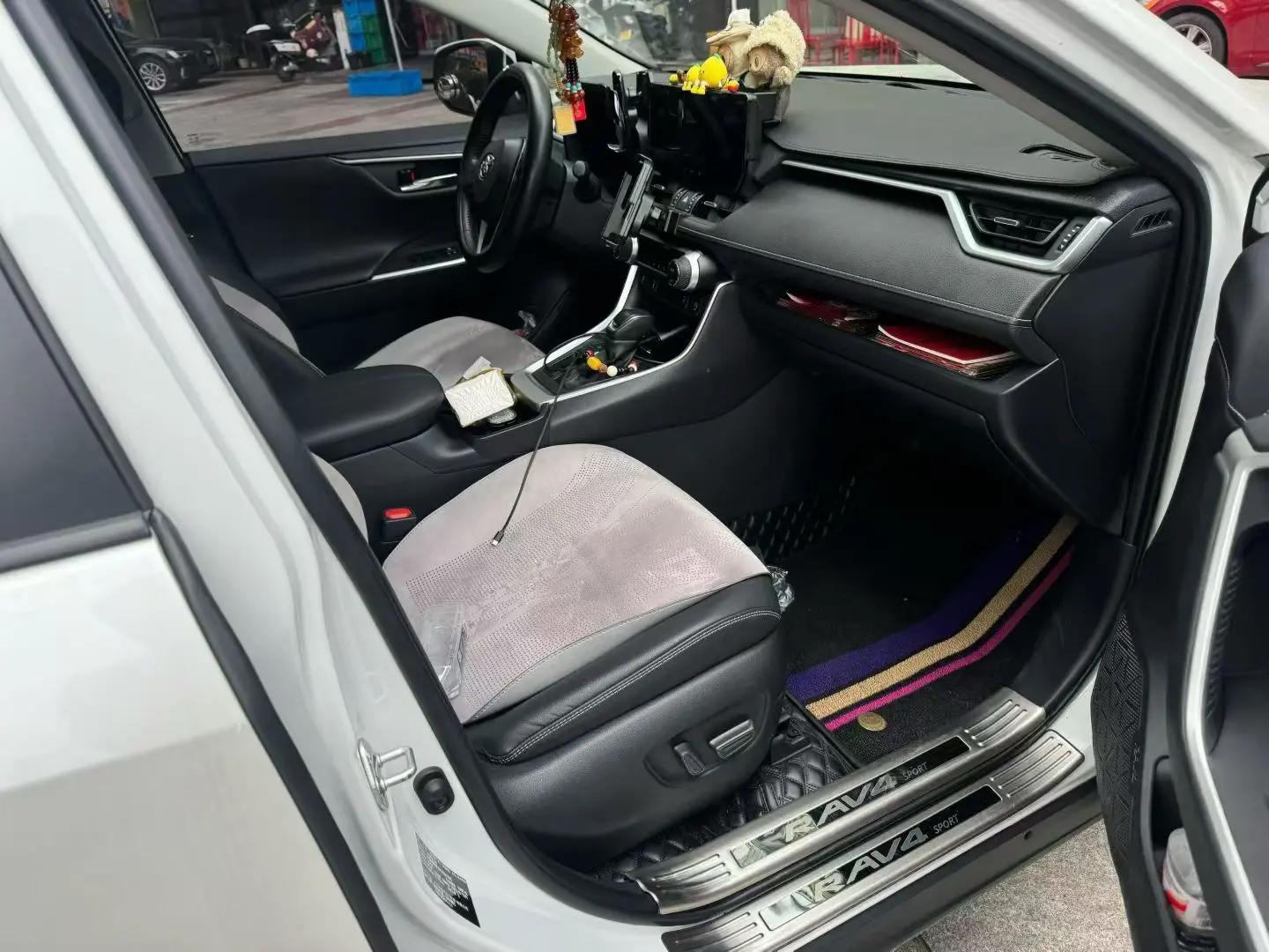 Toyota 2023 RAV4 Rongbo 2.0 Stepless Two-Drive Fashion Plus Edition Automatic Gear 4